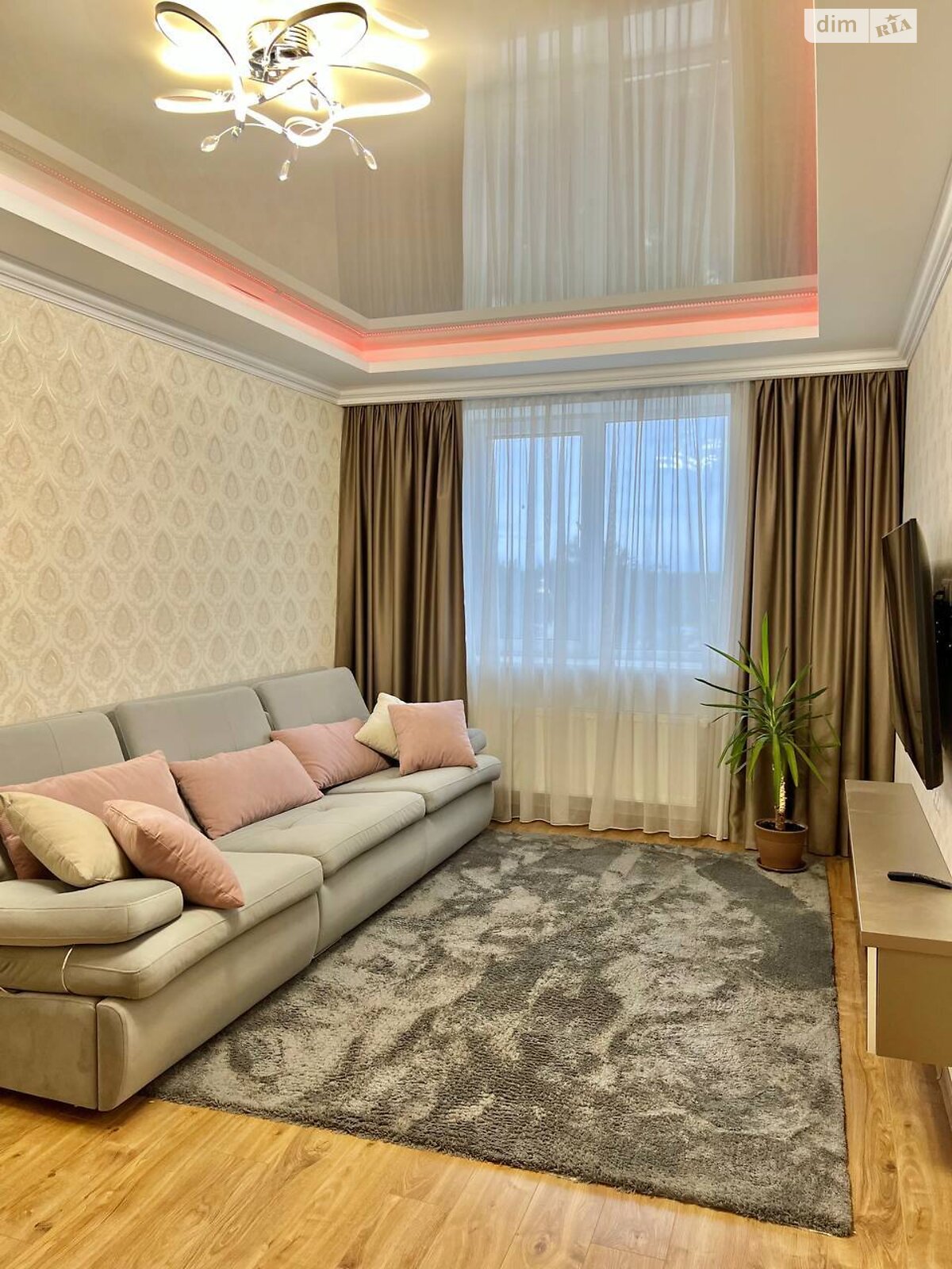 трехкомнатная квартира в Ирпене, район Ирпень, на ул. Матвея Донцова 15 в аренду на долгий срок помесячно фото 1 трехкомнатная квартира в Ирпене, район Ирпень, на ул. Матвея Донцова 15 в аренду на долгий срок помесячно фото 1