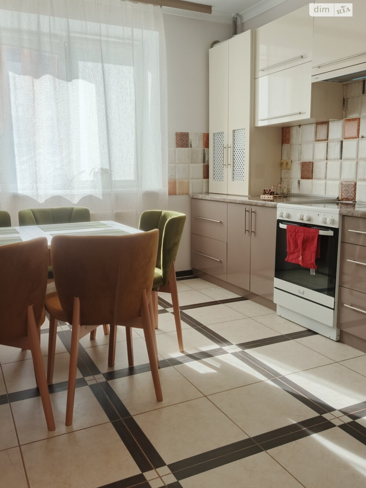 трикімнатна квартира в Івано-Франківську, район Арсенал, на вул. Національної Гвардії 14М в довготривалу оренду помісячно фото 1