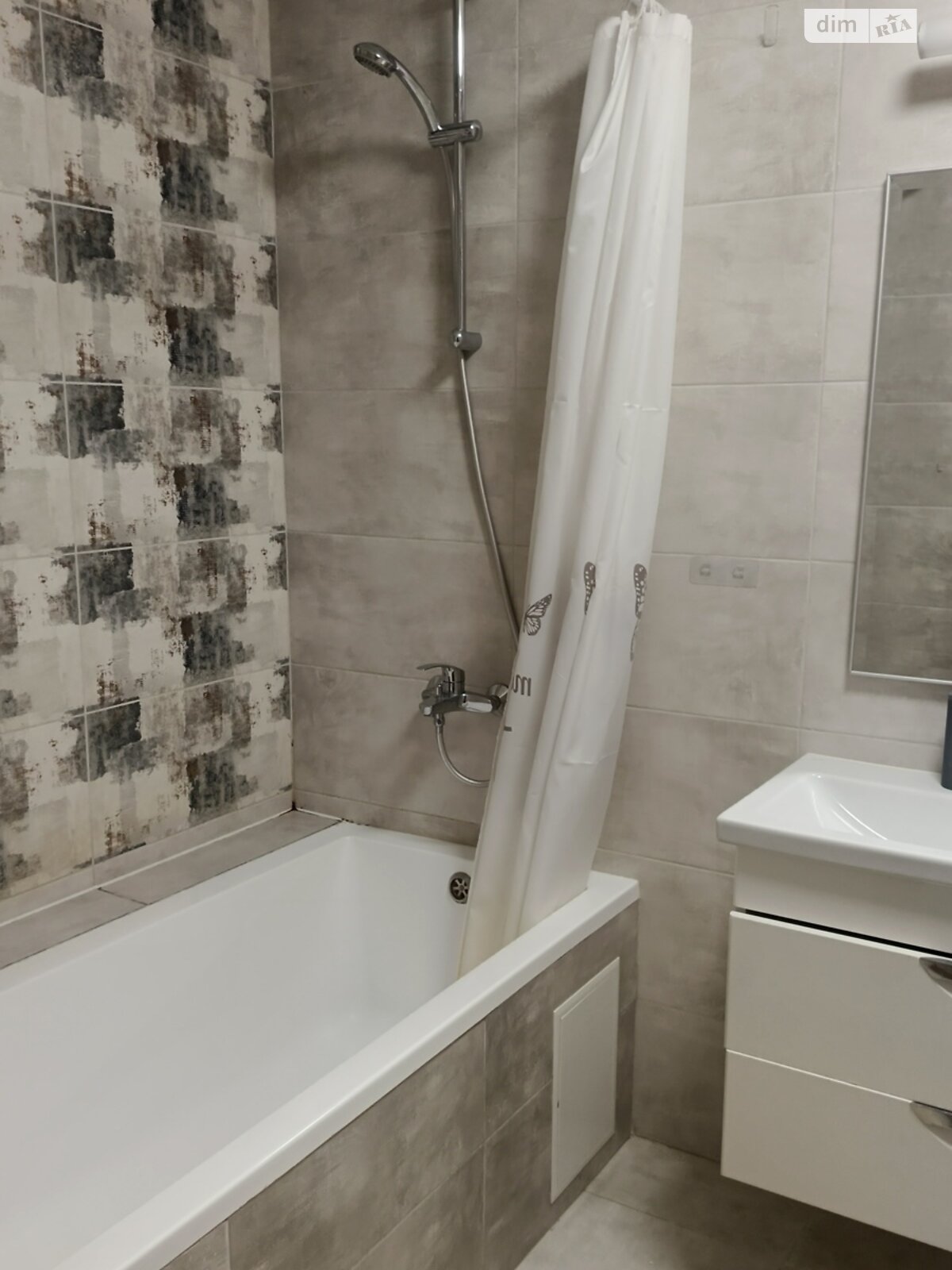 трикімнатна квартира в Івано-Франківську, район Арсенал, на вул. Національної Гвардії 14М в довготривалу оренду помісячно фото 1