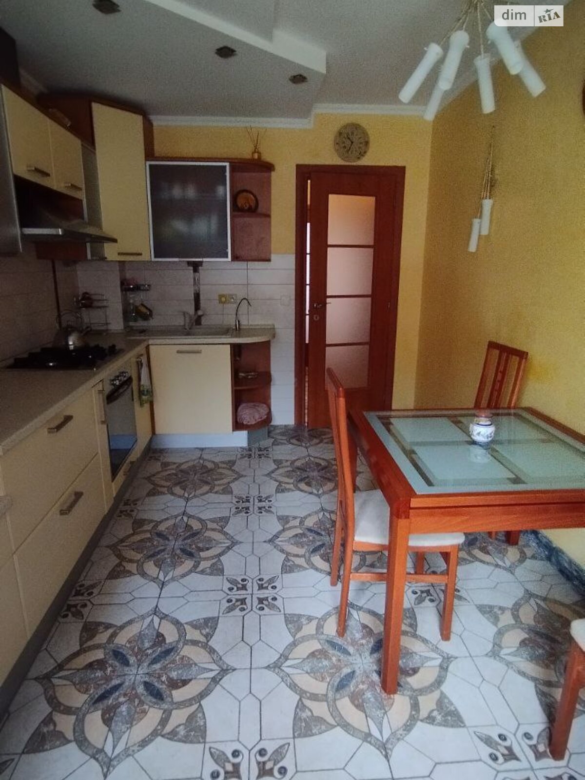 двокімнатна квартира в Івано-Франківську, район Арсенал, на вул. Військова 2, кв. 50 в довготривалу оренду помісячно фото 1 двокімнатна квартира в Івано-Франківську, район Арсенал, на вул. Військова 2, кв. 50 в довготривалу оренду помісячно фото 1
