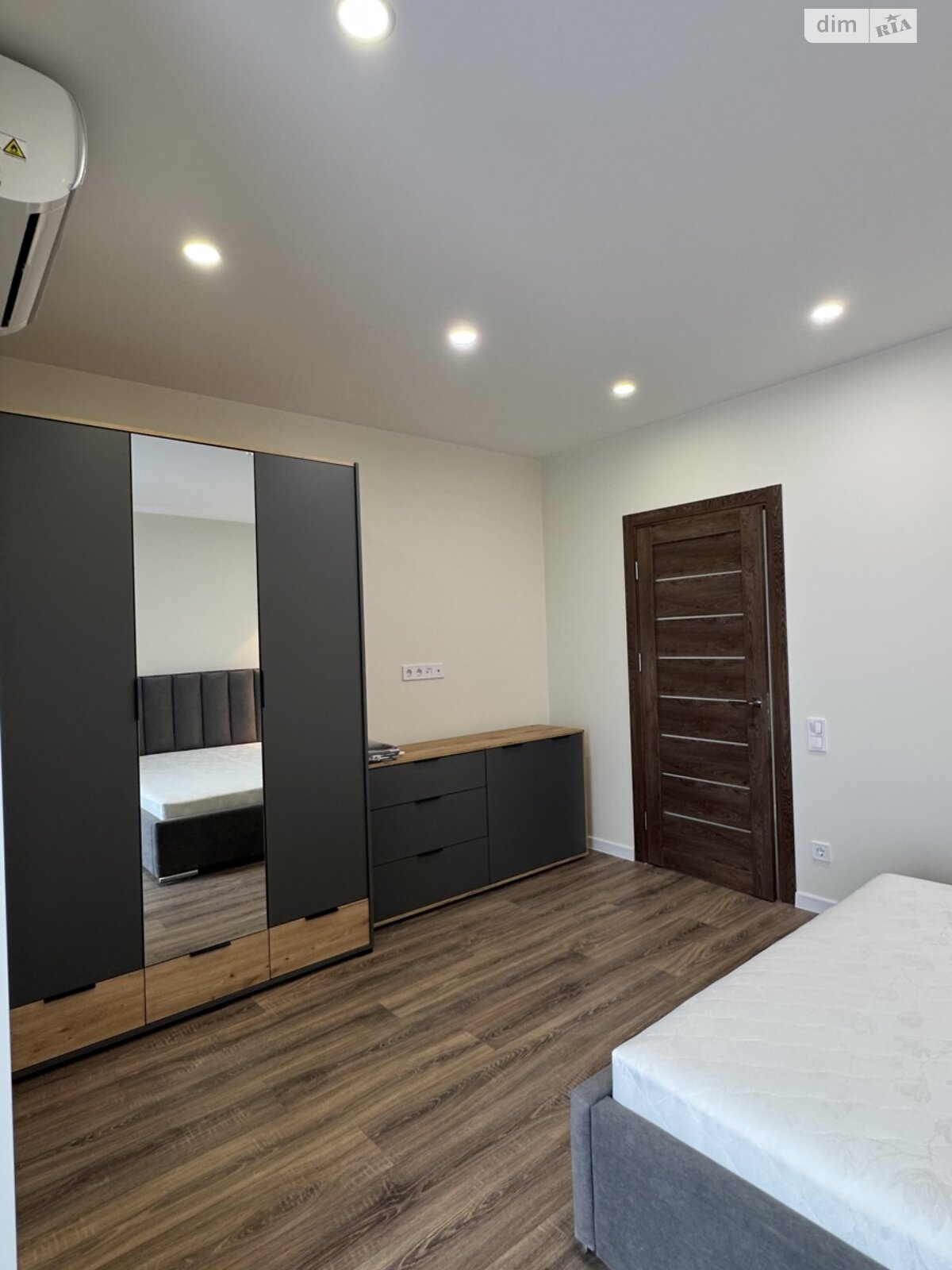 однокомнатная квартира в Ивано-Франковске, район Арсенал, на ул. Волошина Августина 2А в аренду на долгий срок помесячно фото 1