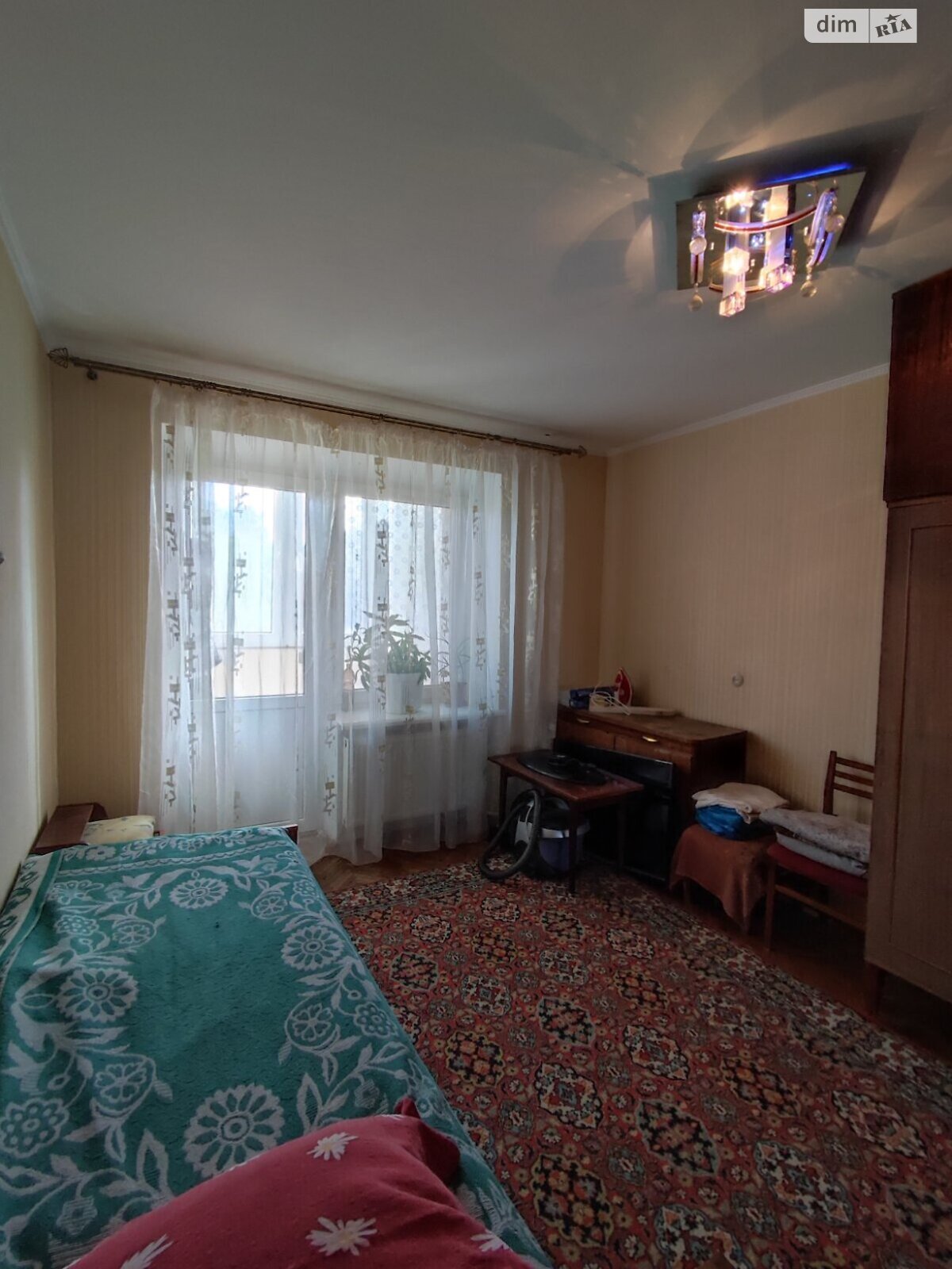 трикімнатна квартира в Івано-Франківську, район Арсенал, на вул. В’ячеслава Чорновола 115 в довготривалу оренду помісячно фото 1