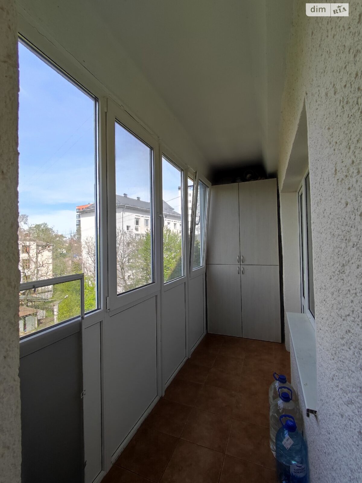 трикімнатна квартира в Івано-Франківську, район Арсенал, на вул. В’ячеслава Чорновола 115 в довготривалу оренду помісячно фото 1