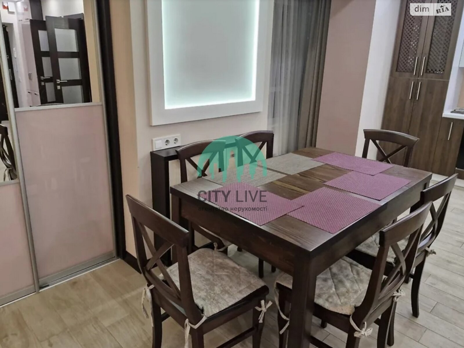 трехкомнатная квартира в Ивано-Франковске, район Бам, на ул. Довженко А. 23А в аренду на долгий срок помесячно фото 1 трехкомнатная квартира в Ивано-Франковске, район Бам, на ул. Довженко А. 23А в аренду на долгий срок помесячно фото 1