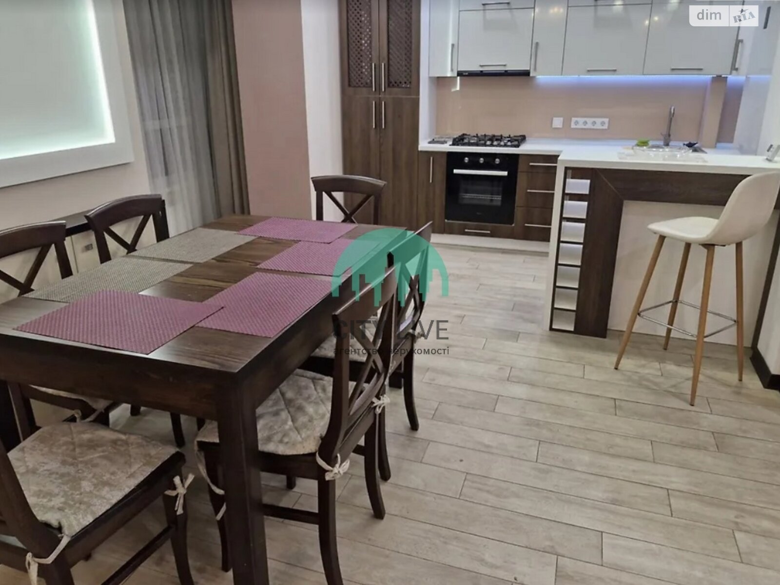 трехкомнатная квартира в Ивано-Франковске, район Бам, на ул. Довженко А. 23А в аренду на долгий срок помесячно фото 1 трехкомнатная квартира в Ивано-Франковске, район Бам, на ул. Довженко А. 23А в аренду на долгий срок помесячно фото 1