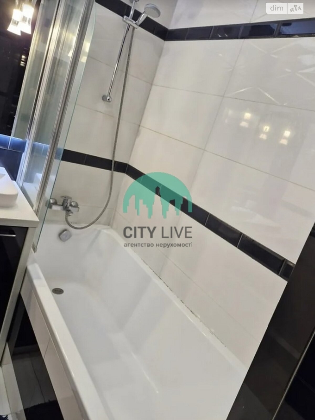 трехкомнатная квартира в Ивано-Франковске, район Бам, на ул. Довженко А. 23А в аренду на долгий срок помесячно фото 1 трехкомнатная квартира в Ивано-Франковске, район Бам, на ул. Довженко А. 23А в аренду на долгий срок помесячно фото 1