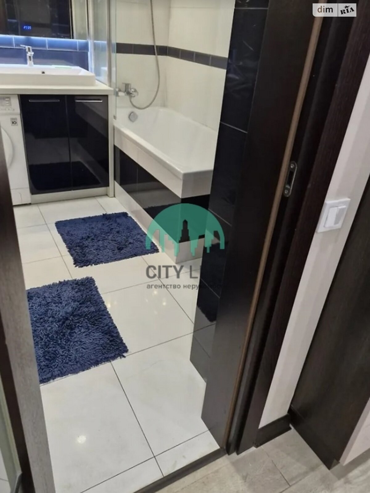 трехкомнатная квартира в Ивано-Франковске, район Бам, на ул. Довженко А. 23А в аренду на долгий срок помесячно фото 1 трехкомнатная квартира в Ивано-Франковске, район Бам, на ул. Довженко А. 23А в аренду на долгий срок помесячно фото 1