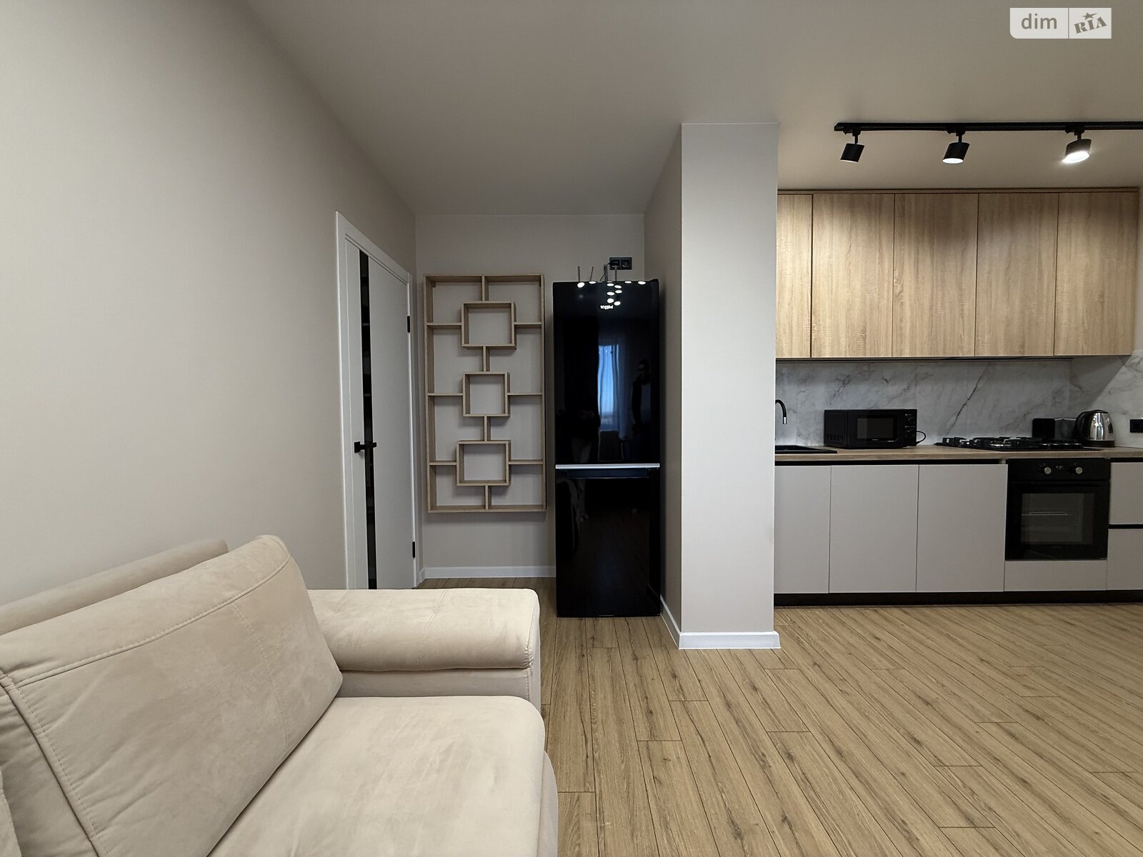 однокомнатная квартира в Ивано-Франковске, на ул. Бандеры Степана 77Б в аренду на долгий срок помесячно фото 1 однокомнатная квартира в Ивано-Франковске, на ул. Бандеры Степана 77Б в аренду на долгий срок помесячно фото 1