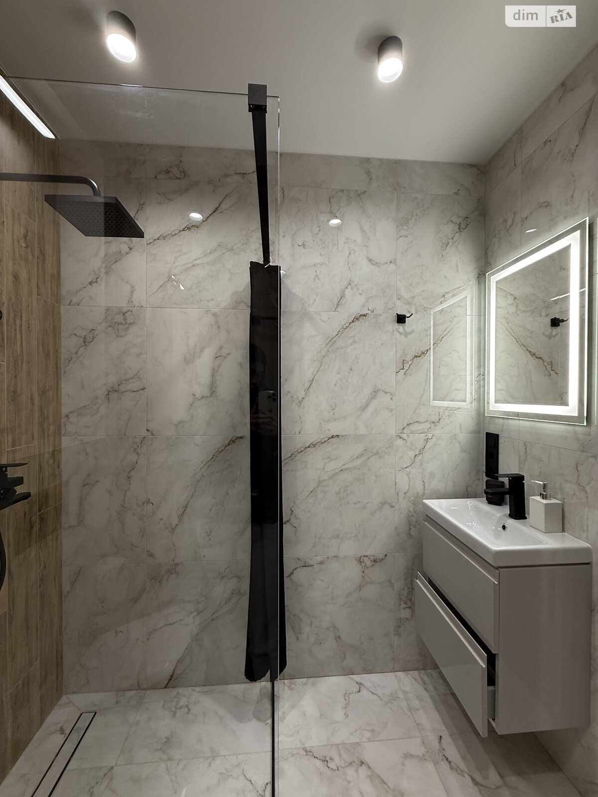 однокомнатная квартира в Ивано-Франковске, на ул. Бандеры Степана 77Б в аренду на долгий срок помесячно фото 1 однокомнатная квартира в Ивано-Франковске, на ул. Бандеры Степана 77Б в аренду на долгий срок помесячно фото 1