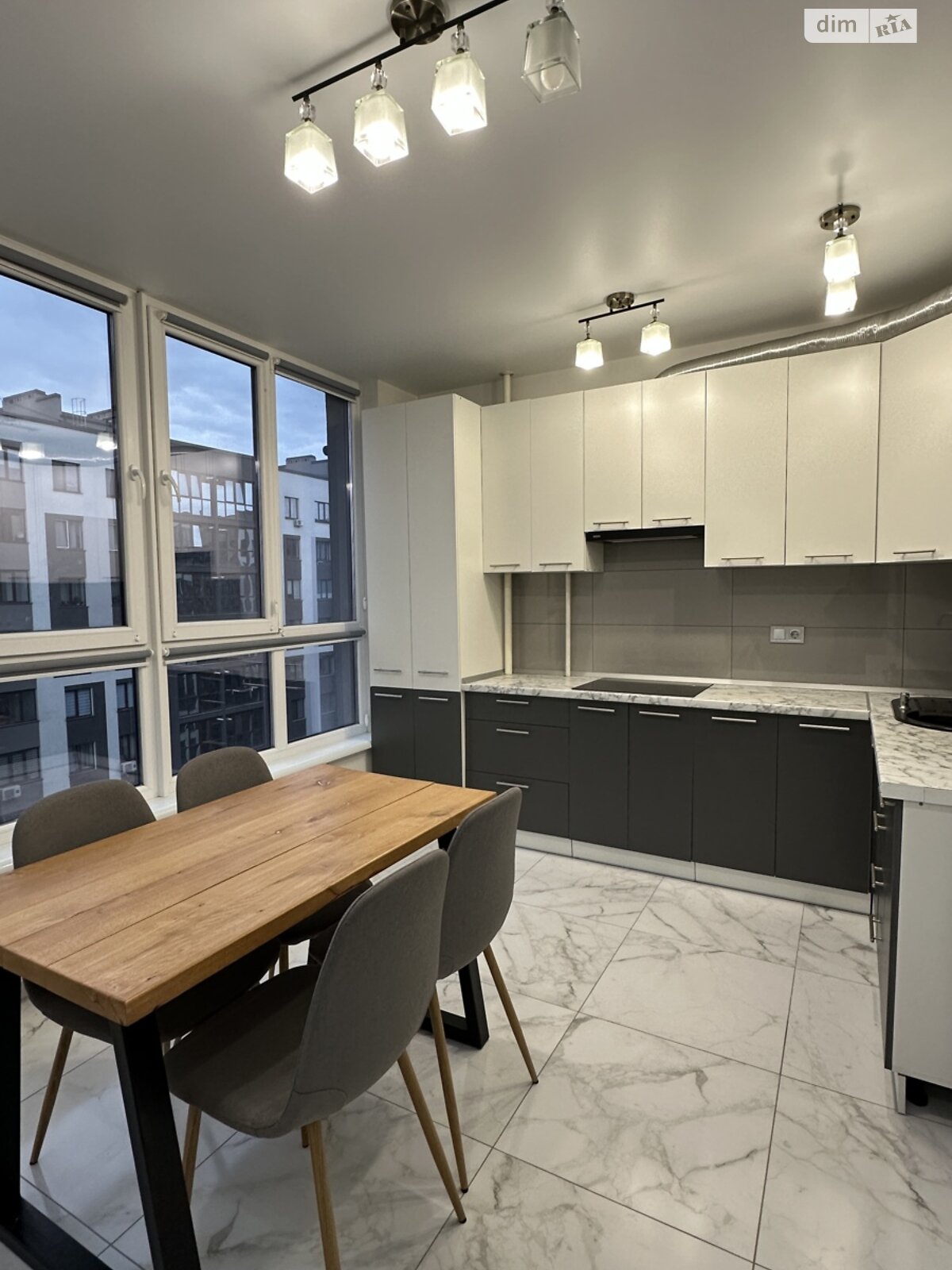 однокомнатная квартира в Ивано-Франковске, район Братья, на ул. Героев Николаева 129А корпус 10, кв. 63 в аренду на долгий срок помесячно фото 1 однокомнатная квартира в Ивано-Франковске, район Братья, на ул. Героев Николаева 129А корпус 10, кв. 63 в аренду на долгий срок помесячно фото 1