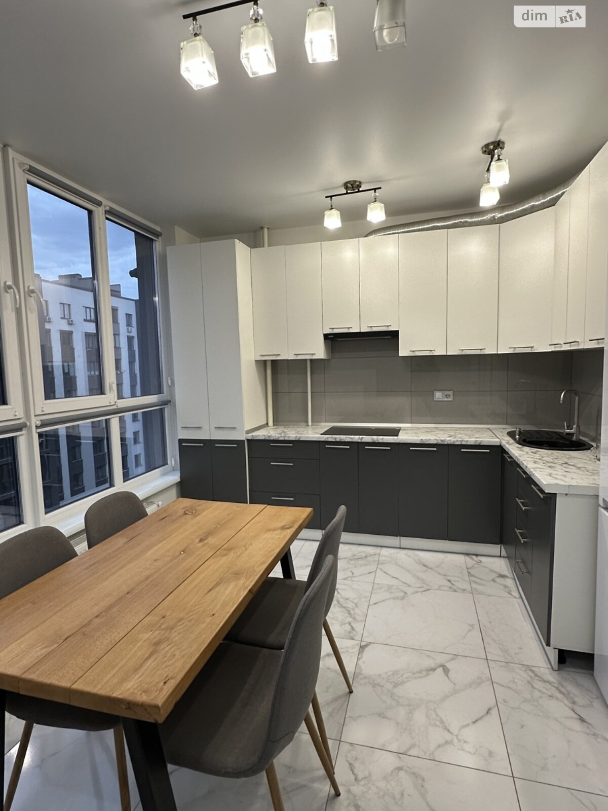 однокомнатная квартира в Ивано-Франковске, район Братья, на ул. Героев Николаева 129А корпус 10, кв. 63 в аренду на долгий срок помесячно фото 1 однокомнатная квартира в Ивано-Франковске, район Братья, на ул. Героев Николаева 129А корпус 10, кв. 63 в аренду на долгий срок помесячно фото 1