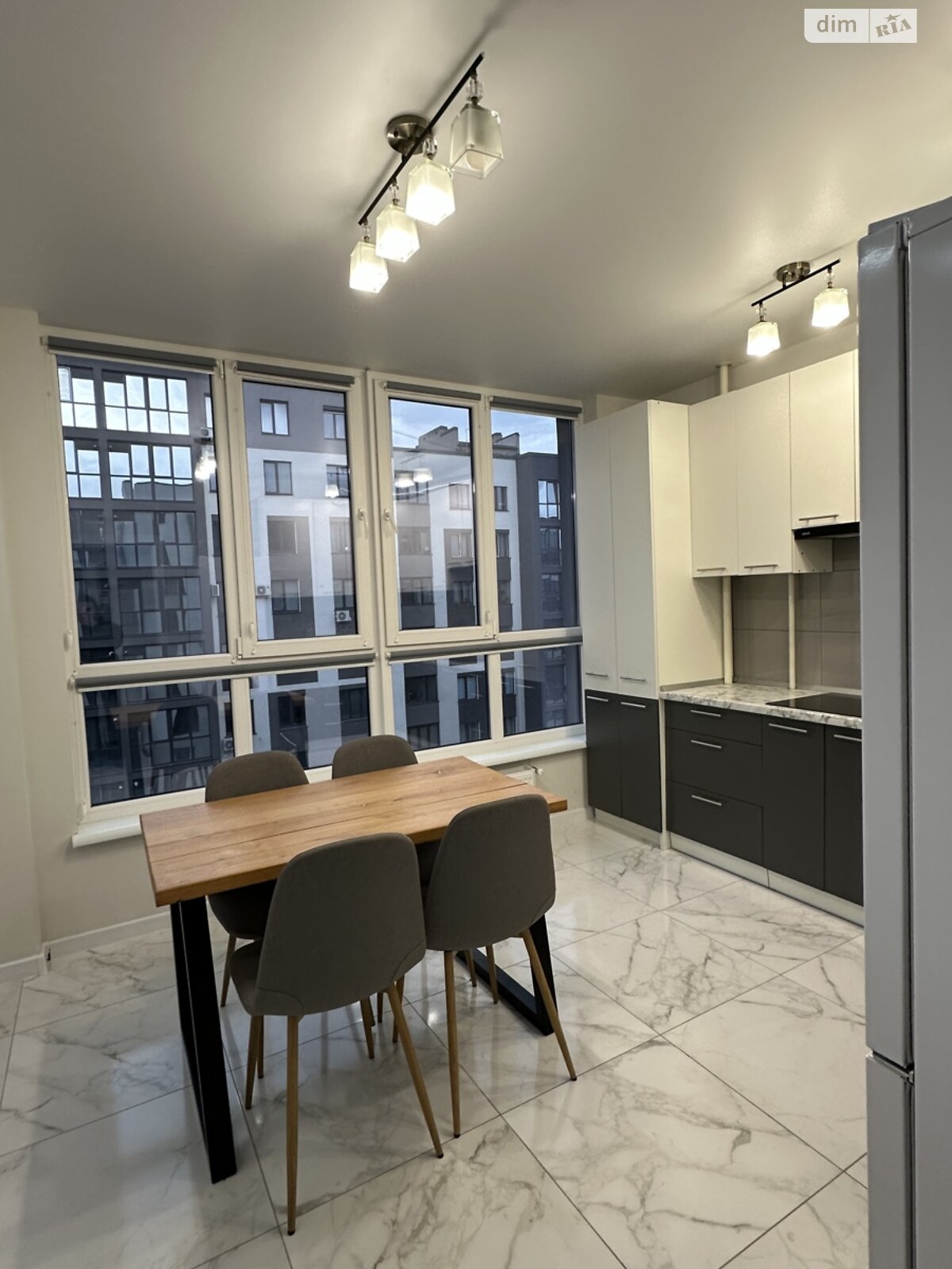 однокомнатная квартира в Ивано-Франковске, район Братья, на ул. Героев Николаева 129А корпус 10, кв. 63 в аренду на долгий срок помесячно фото 1 однокомнатная квартира в Ивано-Франковске, район Братья, на ул. Героев Николаева 129А корпус 10, кв. 63 в аренду на долгий срок помесячно фото 1