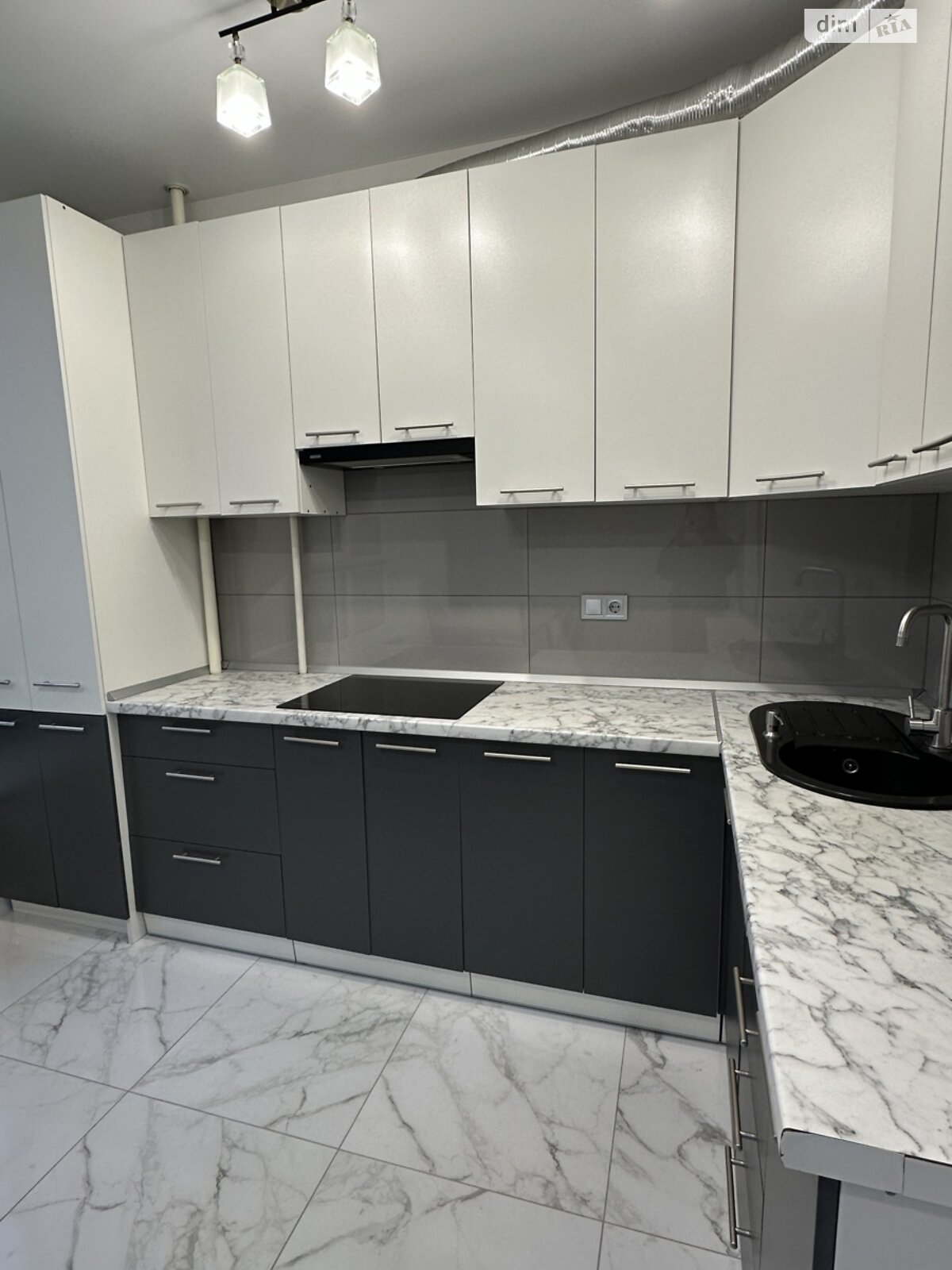 однокомнатная квартира в Ивано-Франковске, район Братья, на ул. Героев Николаева 129А корпус 10, кв. 63 в аренду на долгий срок помесячно фото 1 однокомнатная квартира в Ивано-Франковске, район Братья, на ул. Героев Николаева 129А корпус 10, кв. 63 в аренду на долгий срок помесячно фото 1