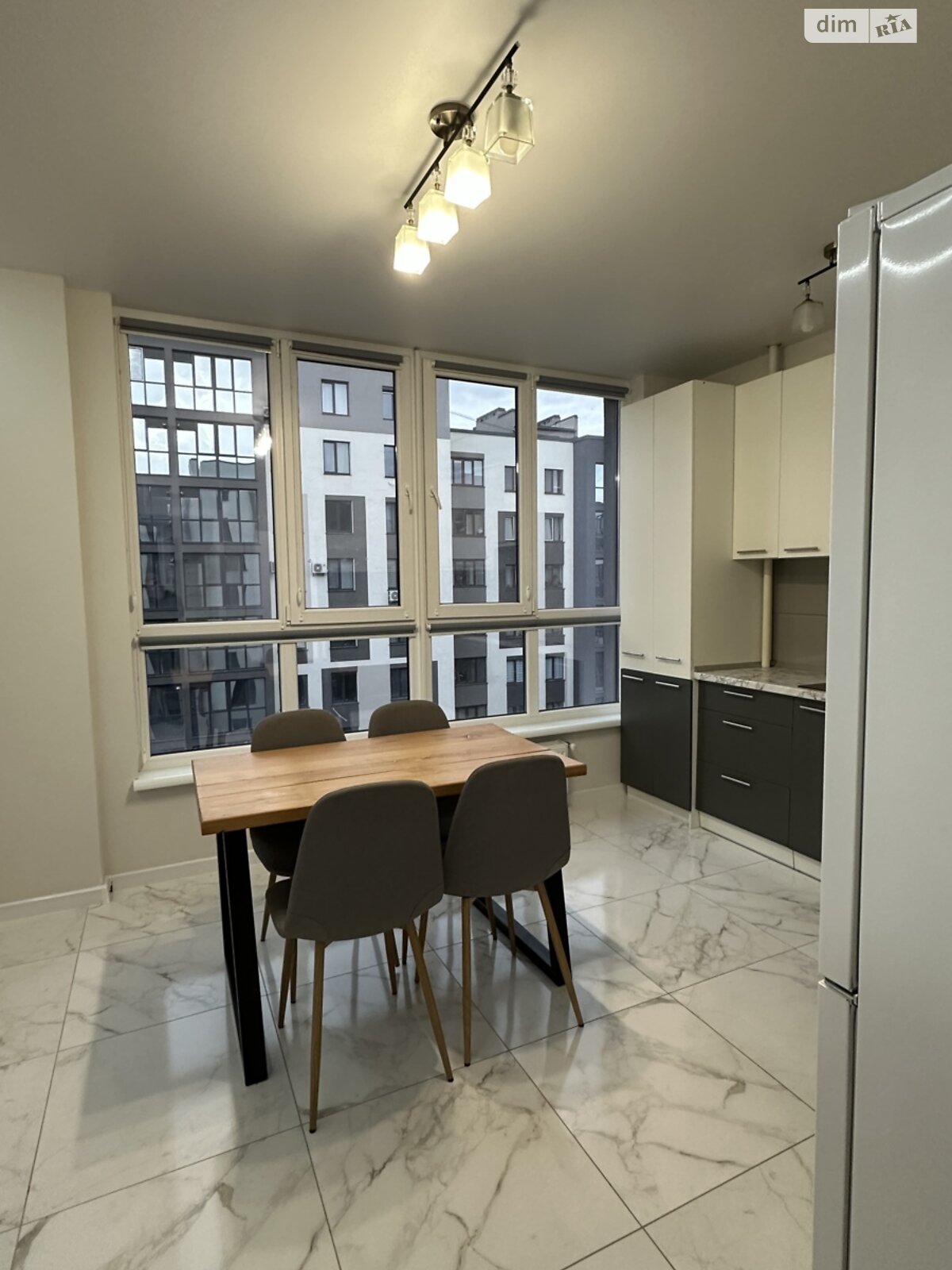 однокомнатная квартира в Ивано-Франковске, район Братья, на ул. Героев Николаева 129А корпус 10, кв. 63 в аренду на долгий срок помесячно фото 1 однокомнатная квартира в Ивано-Франковске, район Братья, на ул. Героев Николаева 129А корпус 10, кв. 63 в аренду на долгий срок помесячно фото 1