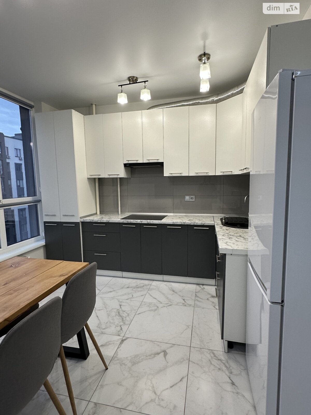 однокомнатная квартира в Ивано-Франковске, район Братья, на ул. Героев Николаева 129А корпус 10, кв. 63 в аренду на долгий срок помесячно фото 1 однокомнатная квартира в Ивано-Франковске, район Братья, на ул. Героев Николаева 129А корпус 10, кв. 63 в аренду на долгий срок помесячно фото 1