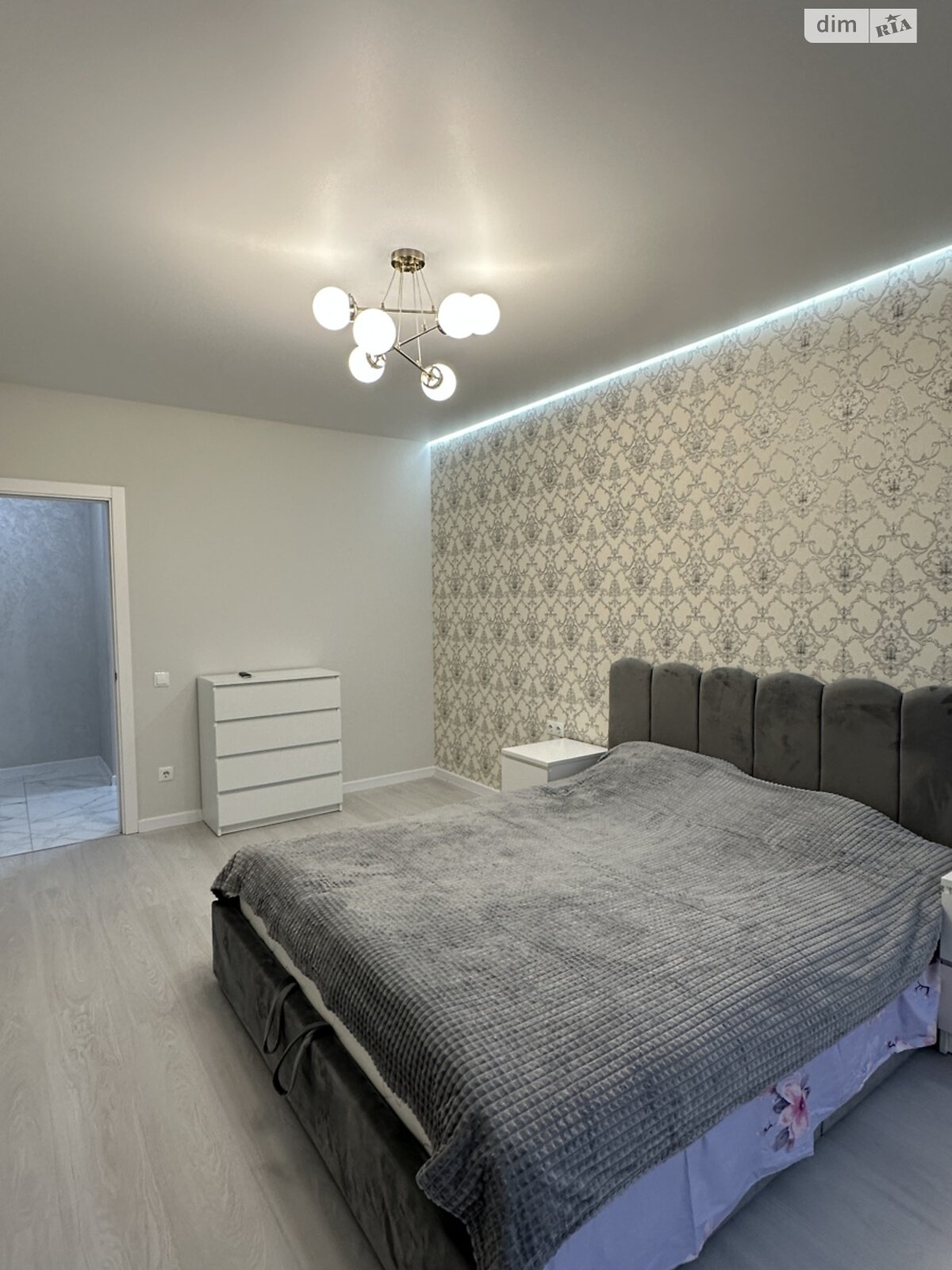 однокомнатная квартира в Ивано-Франковске, район Братья, на ул. Героев Николаева 129А корпус 10, кв. 63 в аренду на долгий срок помесячно фото 1 однокомнатная квартира в Ивано-Франковске, район Братья, на ул. Героев Николаева 129А корпус 10, кв. 63 в аренду на долгий срок помесячно фото 1