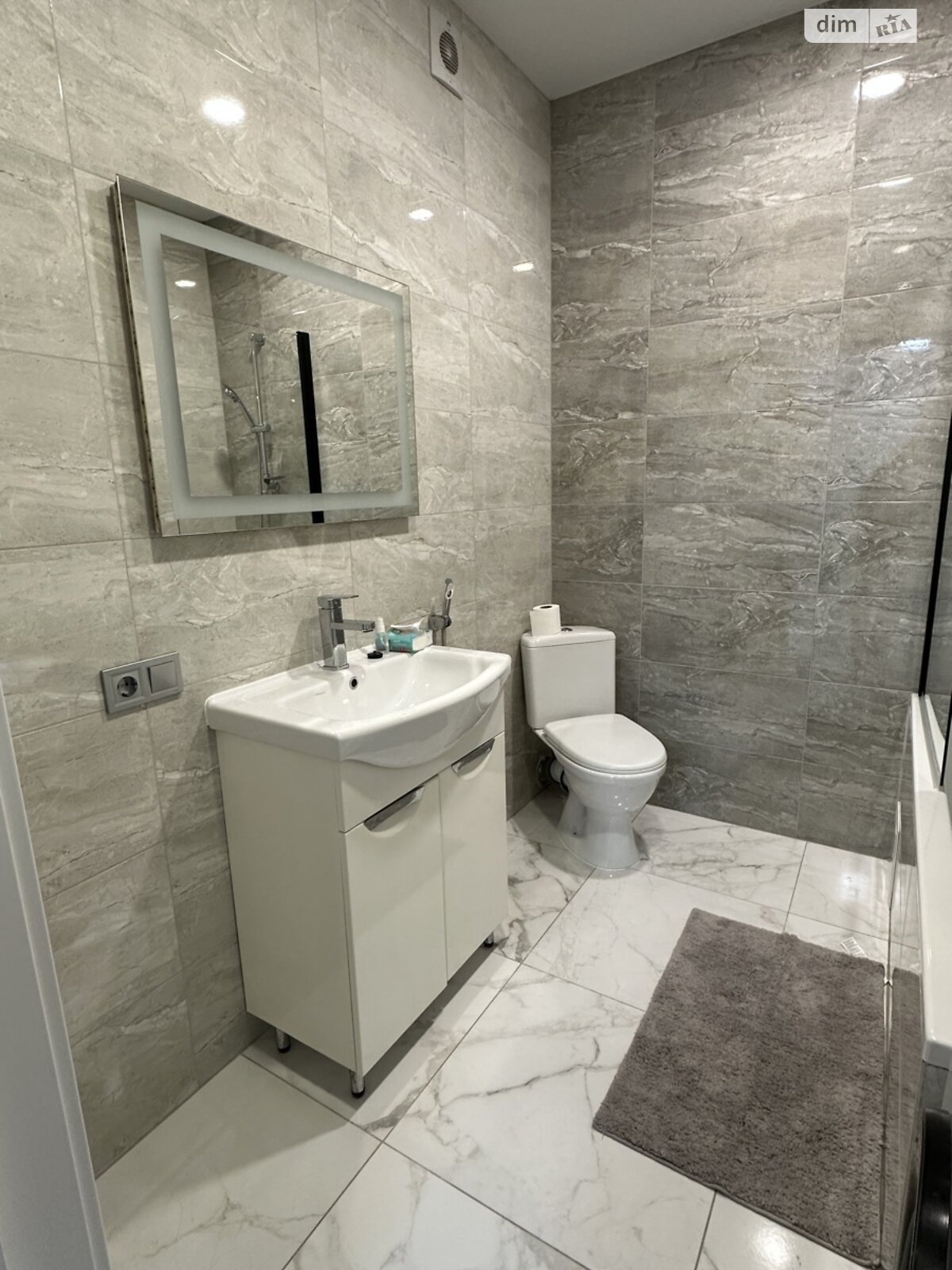 однокомнатная квартира в Ивано-Франковске, район Братья, на ул. Героев Николаева 129А корпус 10, кв. 63 в аренду на долгий срок помесячно фото 1 однокомнатная квартира в Ивано-Франковске, район Братья, на ул. Героев Николаева 129А корпус 10, кв. 63 в аренду на долгий срок помесячно фото 1