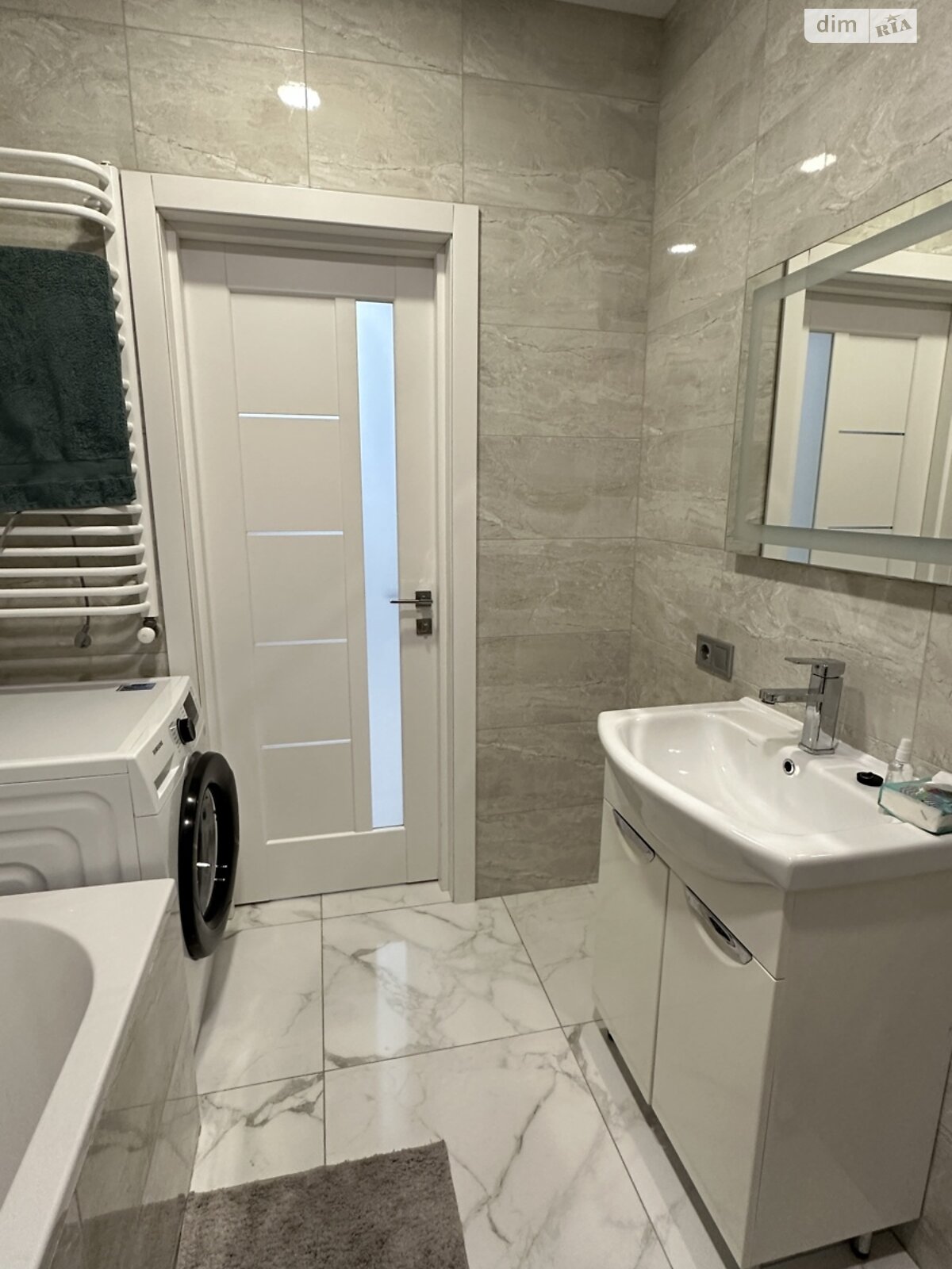 однокомнатная квартира в Ивано-Франковске, район Братья, на ул. Героев Николаева 129А корпус 10, кв. 63 в аренду на долгий срок помесячно фото 1 однокомнатная квартира в Ивано-Франковске, район Братья, на ул. Героев Николаева 129А корпус 10, кв. 63 в аренду на долгий срок помесячно фото 1