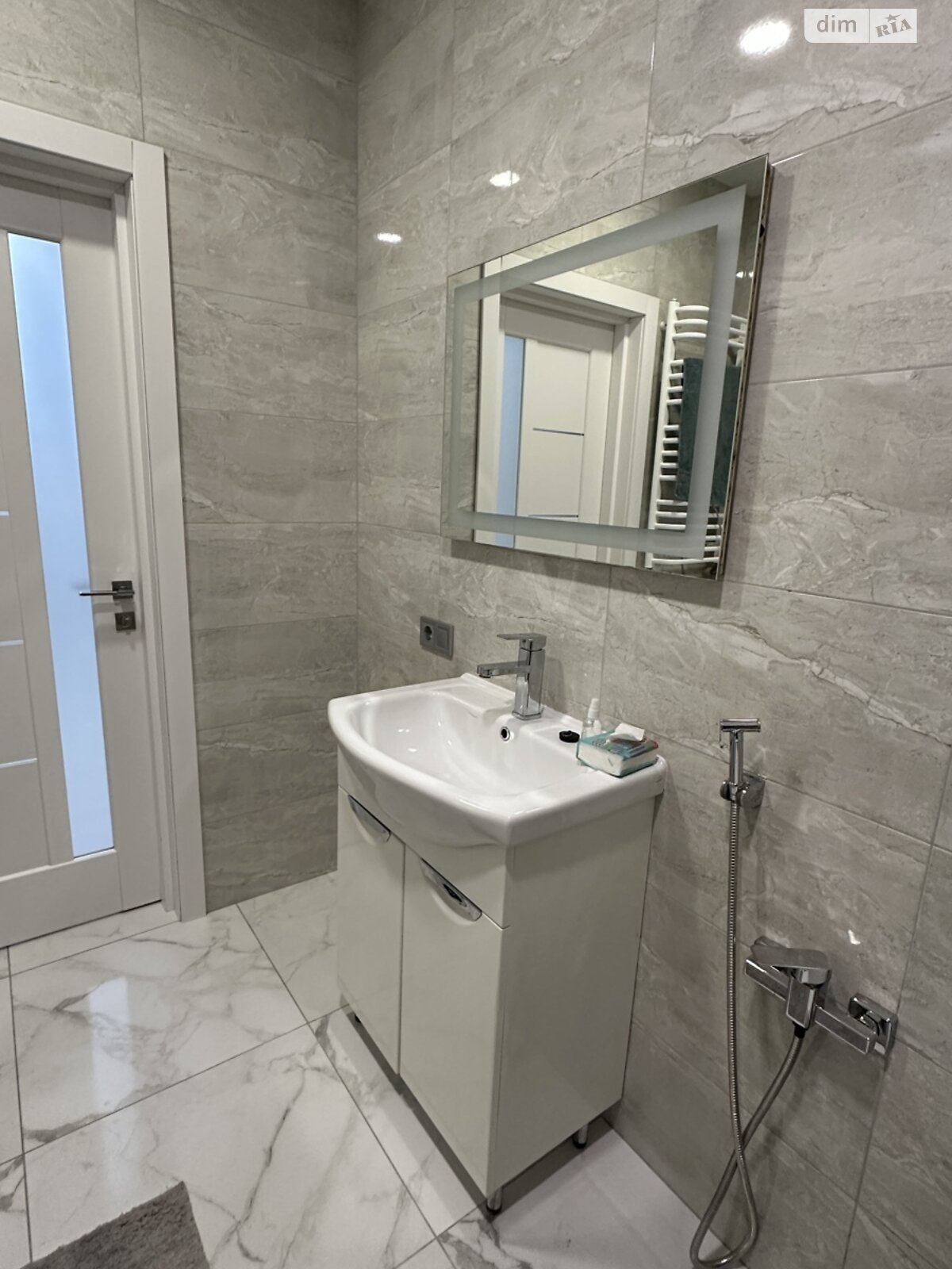 однокомнатная квартира в Ивано-Франковске, район Братья, на ул. Героев Николаева 129А корпус 10, кв. 63 в аренду на долгий срок помесячно фото 1 однокомнатная квартира в Ивано-Франковске, район Братья, на ул. Героев Николаева 129А корпус 10, кв. 63 в аренду на долгий срок помесячно фото 1