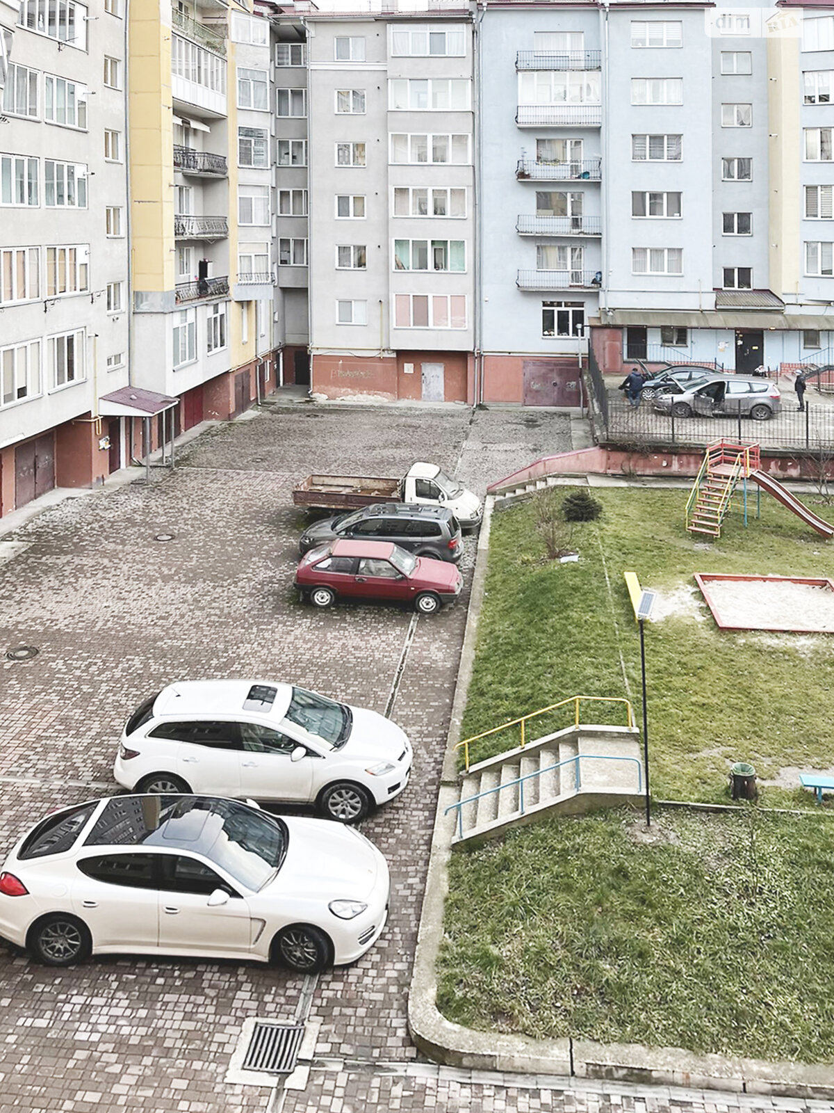 однокімнатна квартира з ремонтом в Івано-Франківську, район Брати, на вул. Івасюка 78 в довготривалу оренду помісячно фото 1 однокімнатна квартира з ремонтом в Івано-Франківську, район Брати, на вул. Івасюка 78 в довготривалу оренду помісячно фото 1