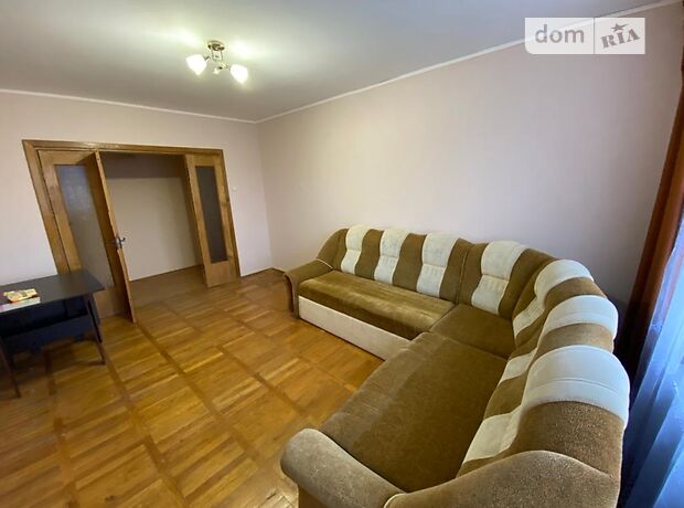 трехкомнатная квартира с мебелью в Ивано-Франковске, район Братья, на Хоткевича Гната 54 в аренду на долгий срок помесячно фото 1