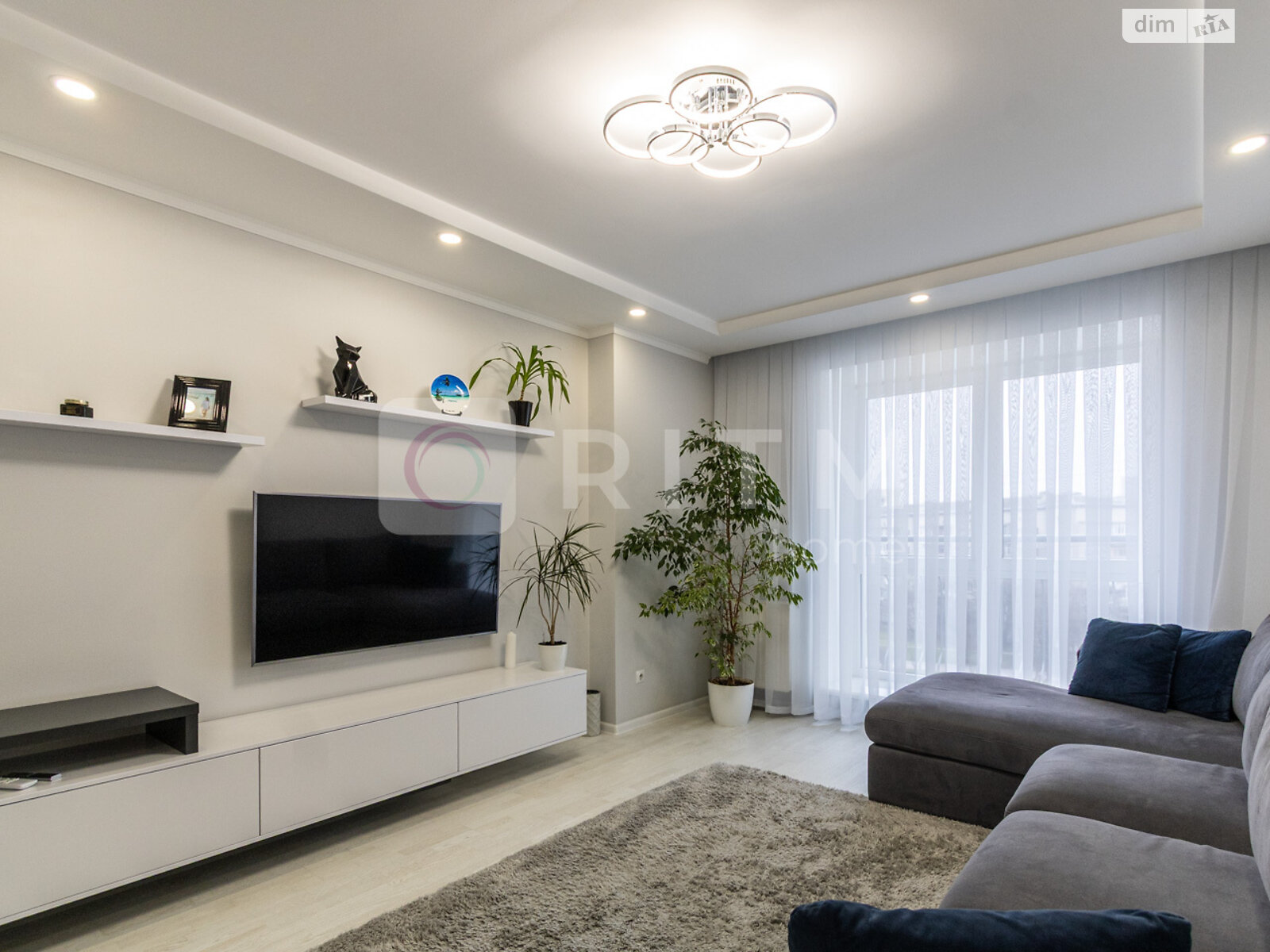 трехкомнатная квартира в Ивано-Франковске, на ул. Довженко А. 31 в аренду на долгий срок помесячно фото 1 трехкомнатная квартира в Ивано-Франковске, на ул. Довженко А. 31 в аренду на долгий срок помесячно фото 1