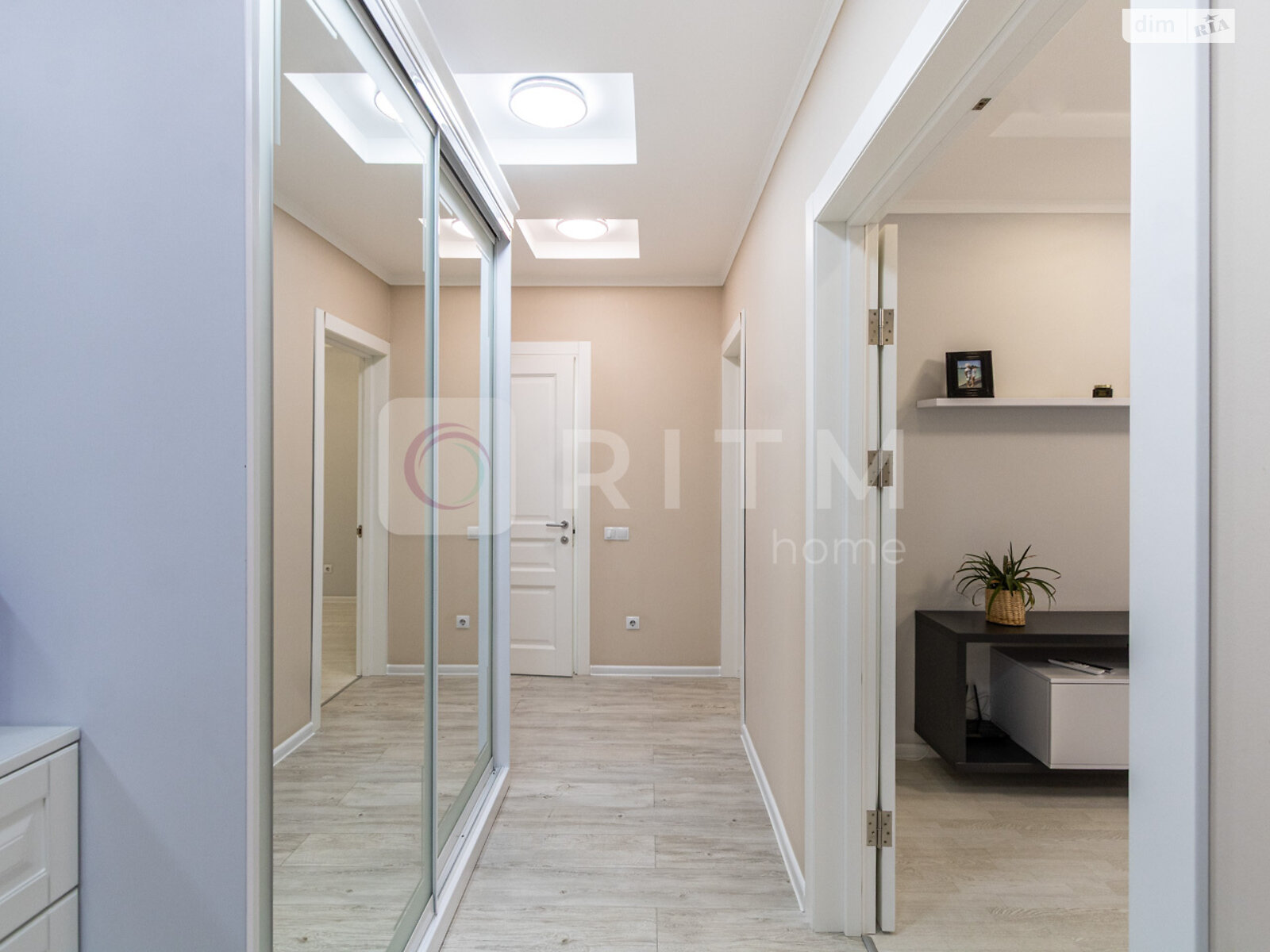 трехкомнатная квартира в Ивано-Франковске, на ул. Довженко А. 31 в аренду на долгий срок помесячно фото 1 трехкомнатная квартира в Ивано-Франковске, на ул. Довженко А. 31 в аренду на долгий срок помесячно фото 1