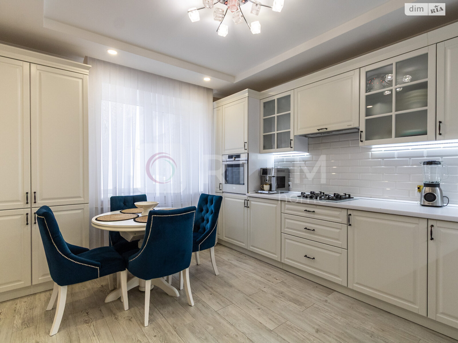 трехкомнатная квартира в Ивано-Франковске, на ул. Довженко А. 31 в аренду на долгий срок помесячно фото 1 трехкомнатная квартира в Ивано-Франковске, на ул. Довженко А. 31 в аренду на долгий срок помесячно фото 1