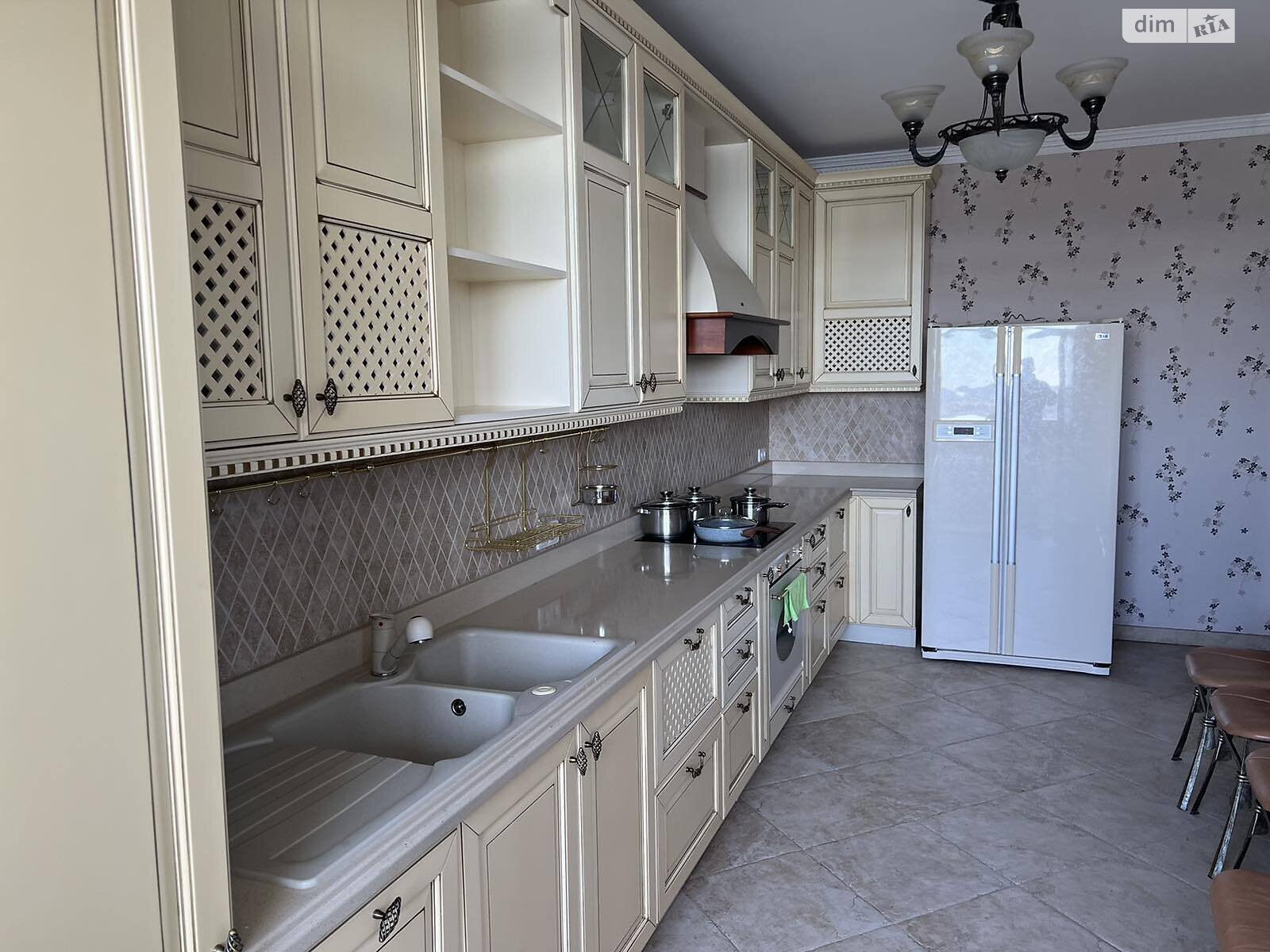 двухкомнатная квартира в Ивано-Франковске, на ул. Гетьмана Ивана Мазепы 126А в аренду на долгий срок помесячно фото 1 двухкомнатная квартира в Ивано-Франковске, на ул. Гетьмана Ивана Мазепы 126А в аренду на долгий срок помесячно фото 1