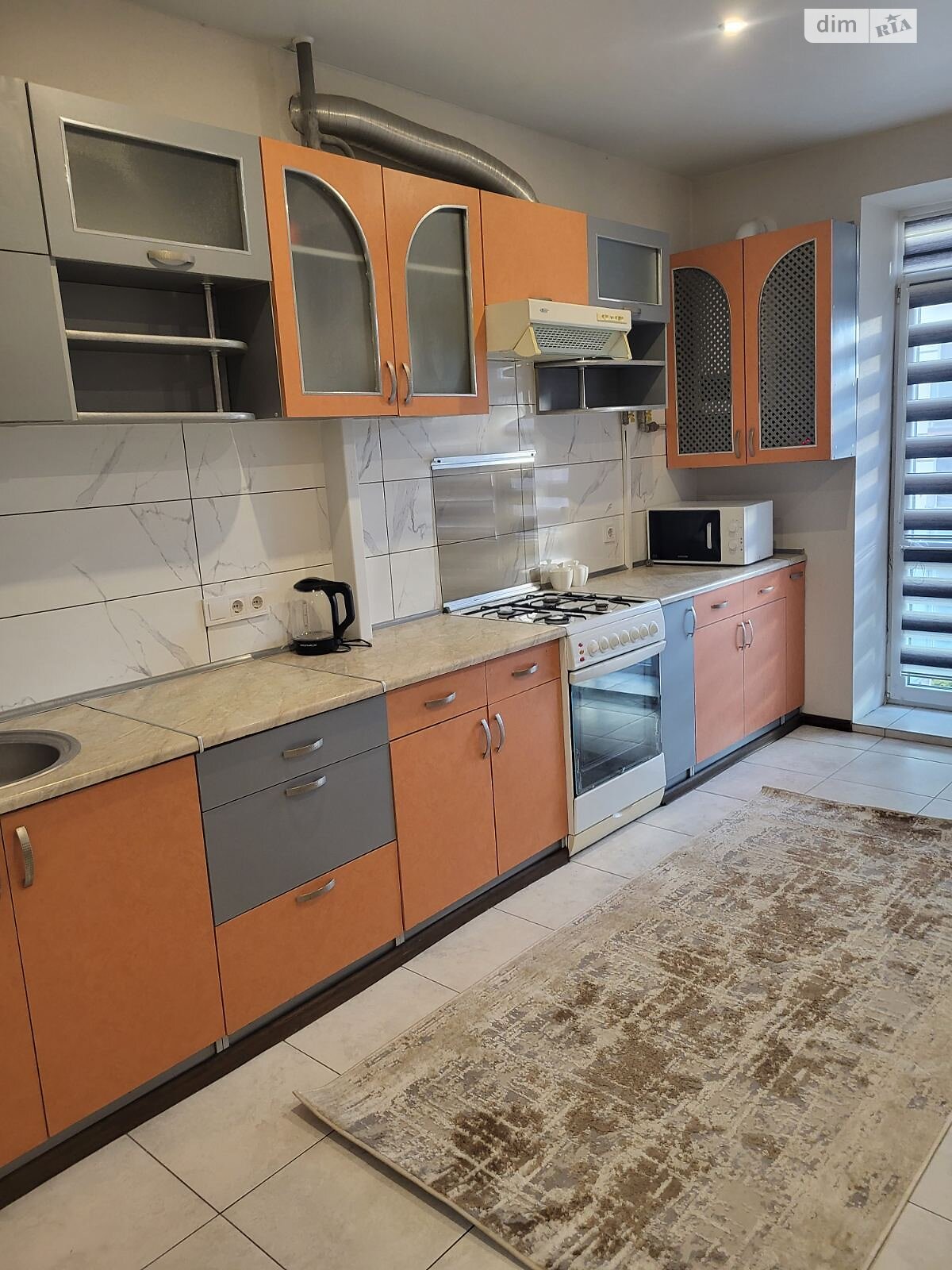 однокомнатная квартира в Ивано-Франковске, на ул. Гетьмана Ивана Мазепы 164 в аренду на долгий срок помесячно фото 1