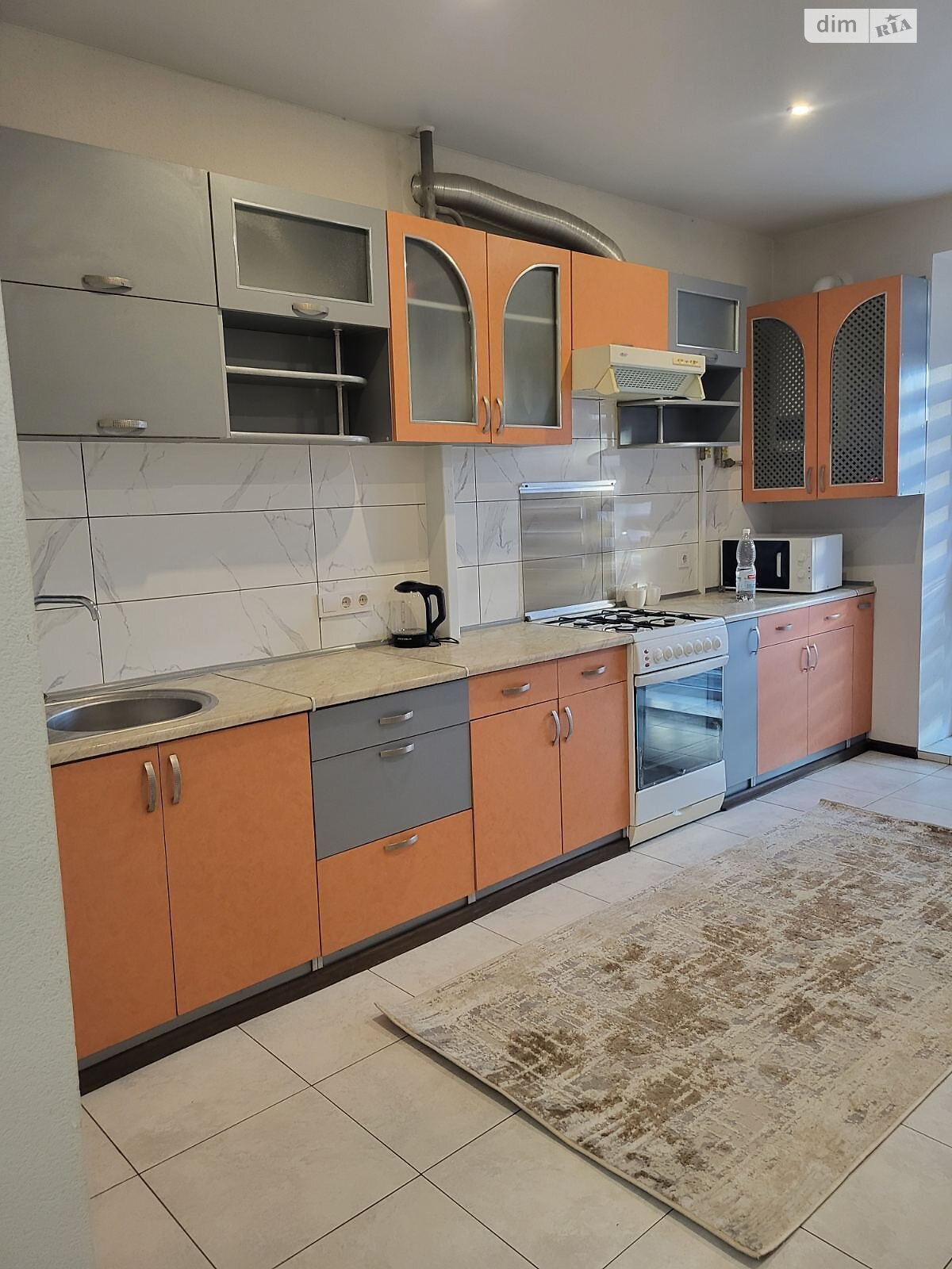 однокомнатная квартира в Ивано-Франковске, на ул. Гетьмана Ивана Мазепы 164 в аренду на долгий срок помесячно фото 1