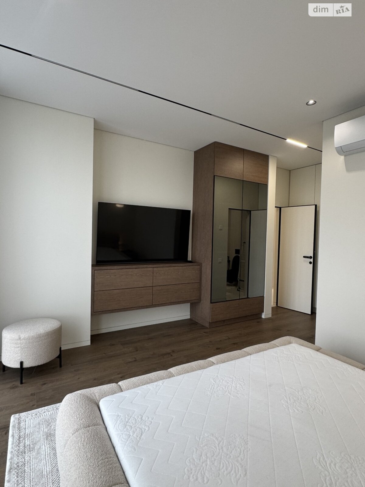 трехкомнатная квартира в Ивано-Франковске, на ул. Гетьмана Ивана Мазепы 138 в аренду на долгий срок помесячно фото 1 трехкомнатная квартира в Ивано-Франковске, на ул. Гетьмана Ивана Мазепы 138 в аренду на долгий срок помесячно фото 1