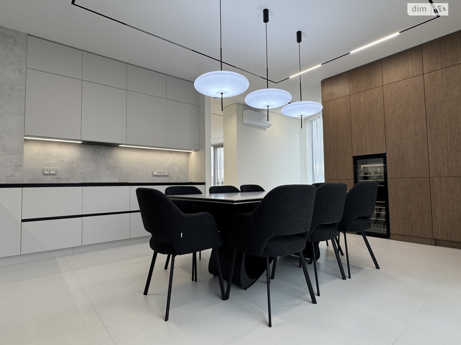 трехкомнатная квартира в Ивано-Франковске, на ул. Гетьмана Ивана Мазепы 138 в аренду на долгий срок помесячно фото 1 трехкомнатная квартира в Ивано-Франковске, на ул. Гетьмана Ивана Мазепы 138 в аренду на долгий срок помесячно фото 1