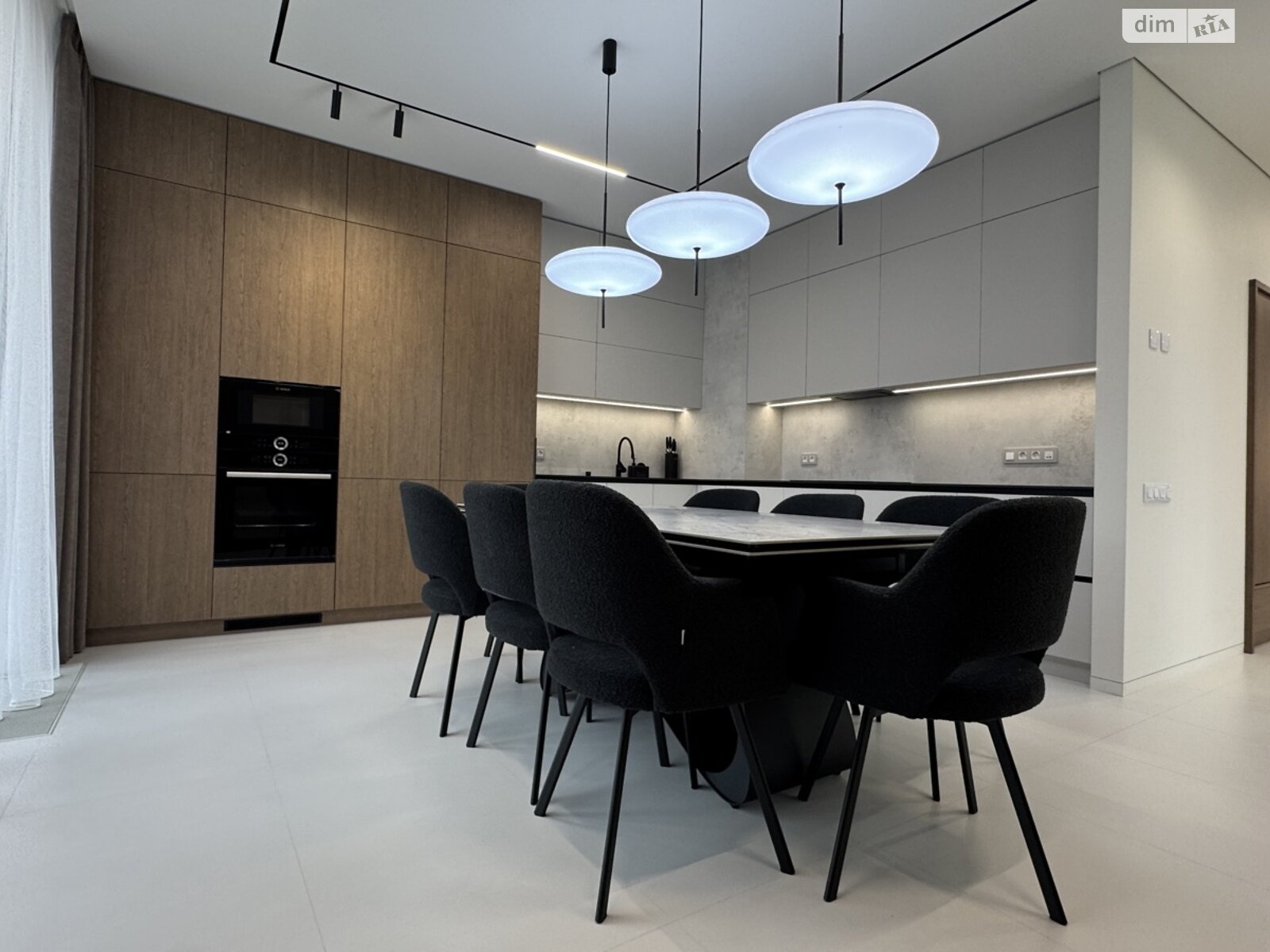 трехкомнатная квартира в Ивано-Франковске, на ул. Гетьмана Ивана Мазепы 138 в аренду на долгий срок помесячно фото 1 трехкомнатная квартира в Ивано-Франковске, на ул. Гетьмана Ивана Мазепы 138 в аренду на долгий срок помесячно фото 1