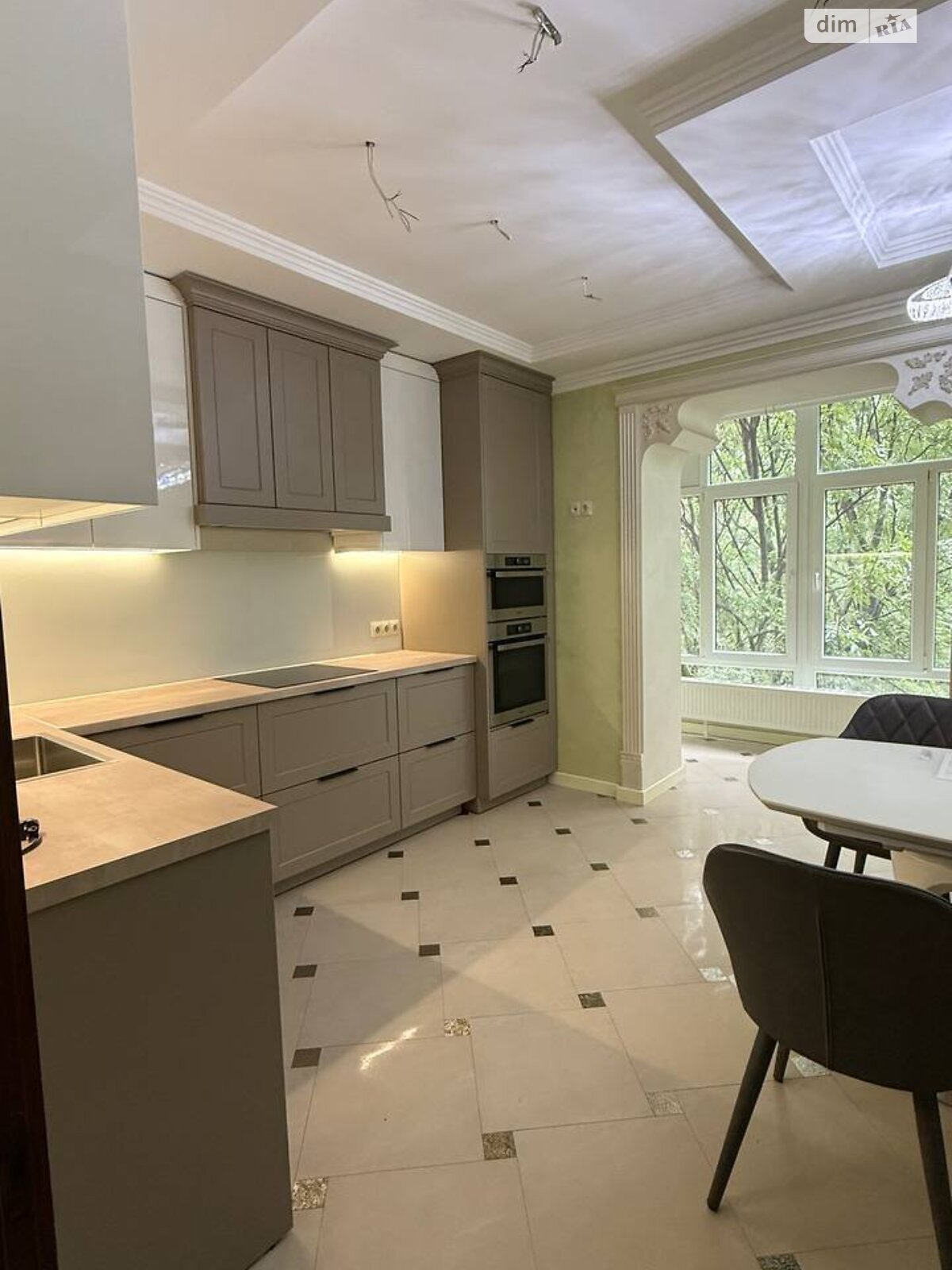 трехкомнатная квартира в Ивано-Франковске, на ул. Гетьмана Ивана Мазепы 141 в аренду на долгий срок помесячно фото 1 трехкомнатная квартира в Ивано-Франковске, на ул. Гетьмана Ивана Мазепы 141 в аренду на долгий срок помесячно фото 1