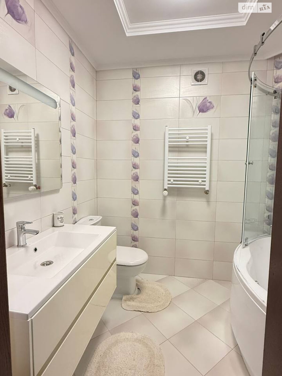 трехкомнатная квартира в Ивано-Франковске, на ул. Гетьмана Ивана Мазепы 141 в аренду на долгий срок помесячно фото 1 трехкомнатная квартира в Ивано-Франковске, на ул. Гетьмана Ивана Мазепы 141 в аренду на долгий срок помесячно фото 1