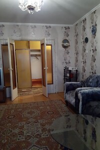 трехкомнатная квартира с мебелью в Ивано-Франковске, район Каскад, на ул. Хоткевича Гната в аренду на долгий срок помесячно фото 2