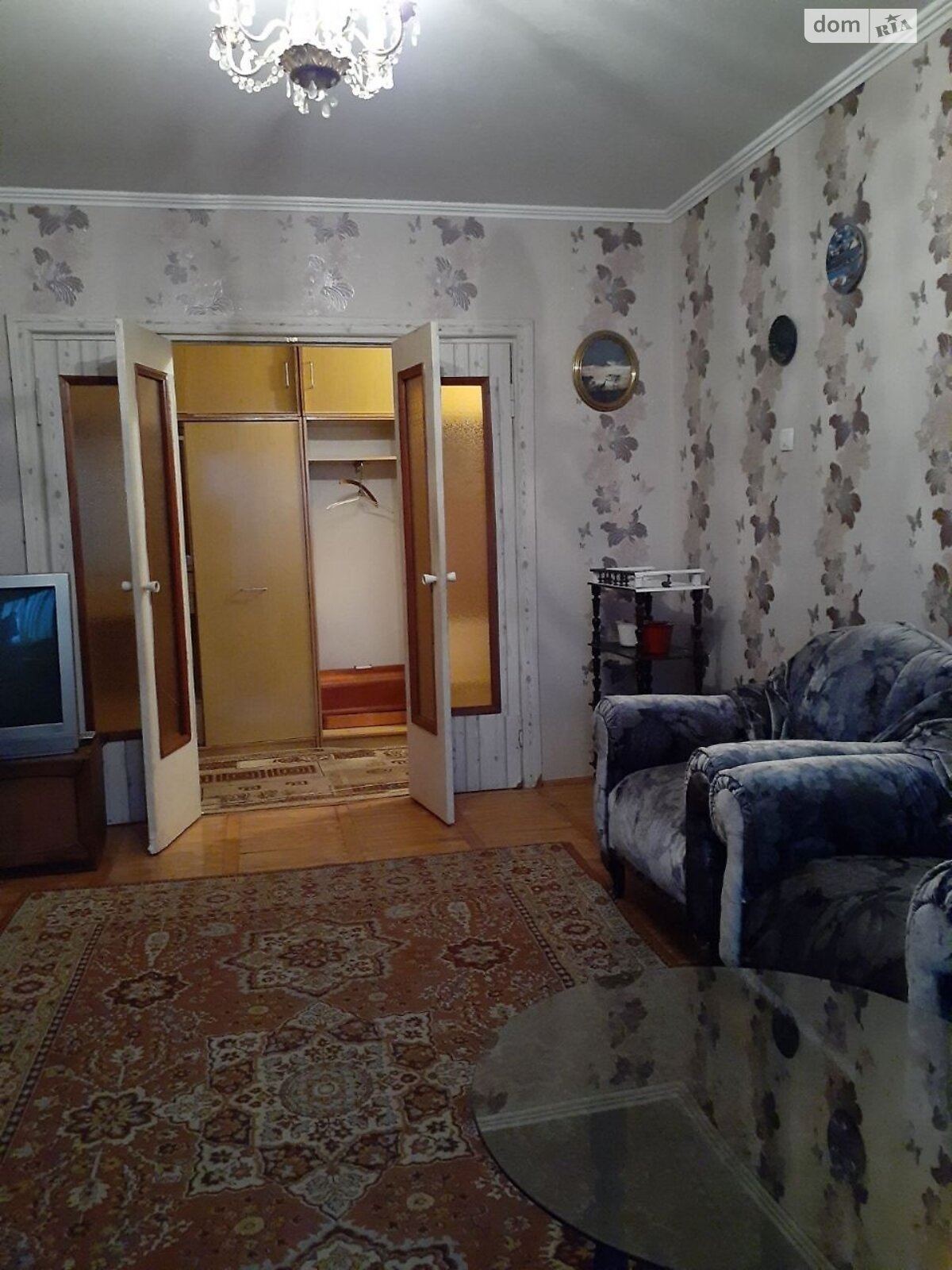 трехкомнатная квартира с мебелью в Ивано-Франковске, район Каскад, на ул. Хоткевича Гната в аренду на долгий срок помесячно фото 1