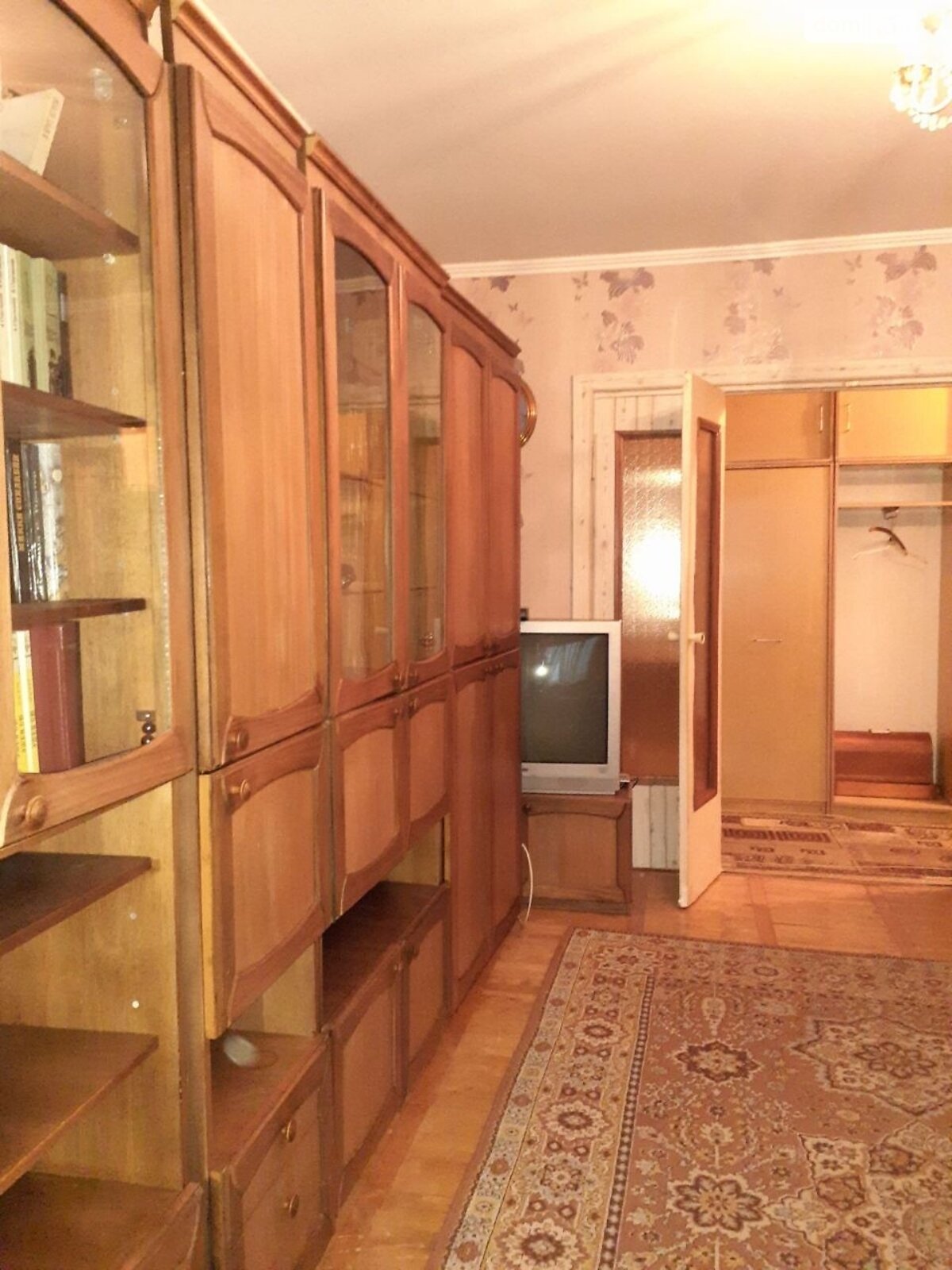 трехкомнатная квартира с мебелью в Ивано-Франковске, район Каскад, на ул. Хоткевича Гната в аренду на долгий срок помесячно фото 1