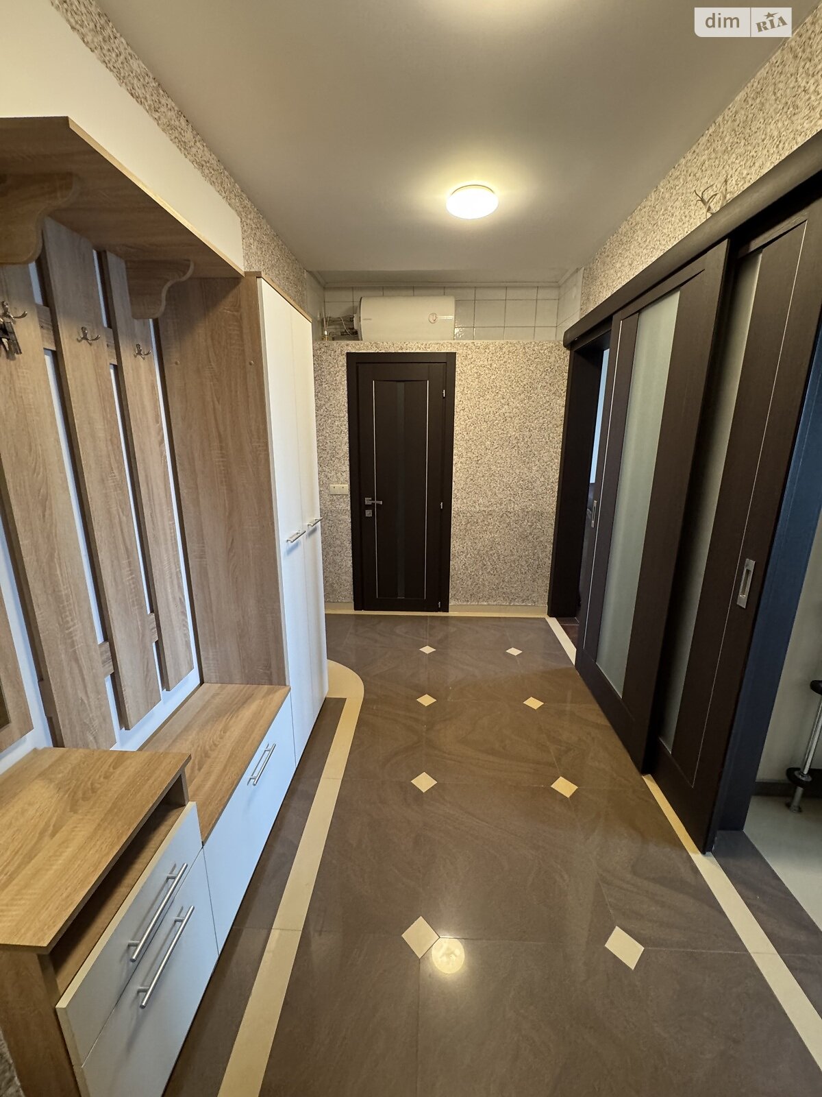 двухкомнатная квартира в Ивано-Франковске, район Княгинин, на ул. Пулюя И. 15А, кв. 24 в аренду на долгий срок помесячно фото 1 двухкомнатная квартира в Ивано-Франковске, район Княгинин, на ул. Пулюя И. 15А, кв. 24 в аренду на долгий срок помесячно фото 1