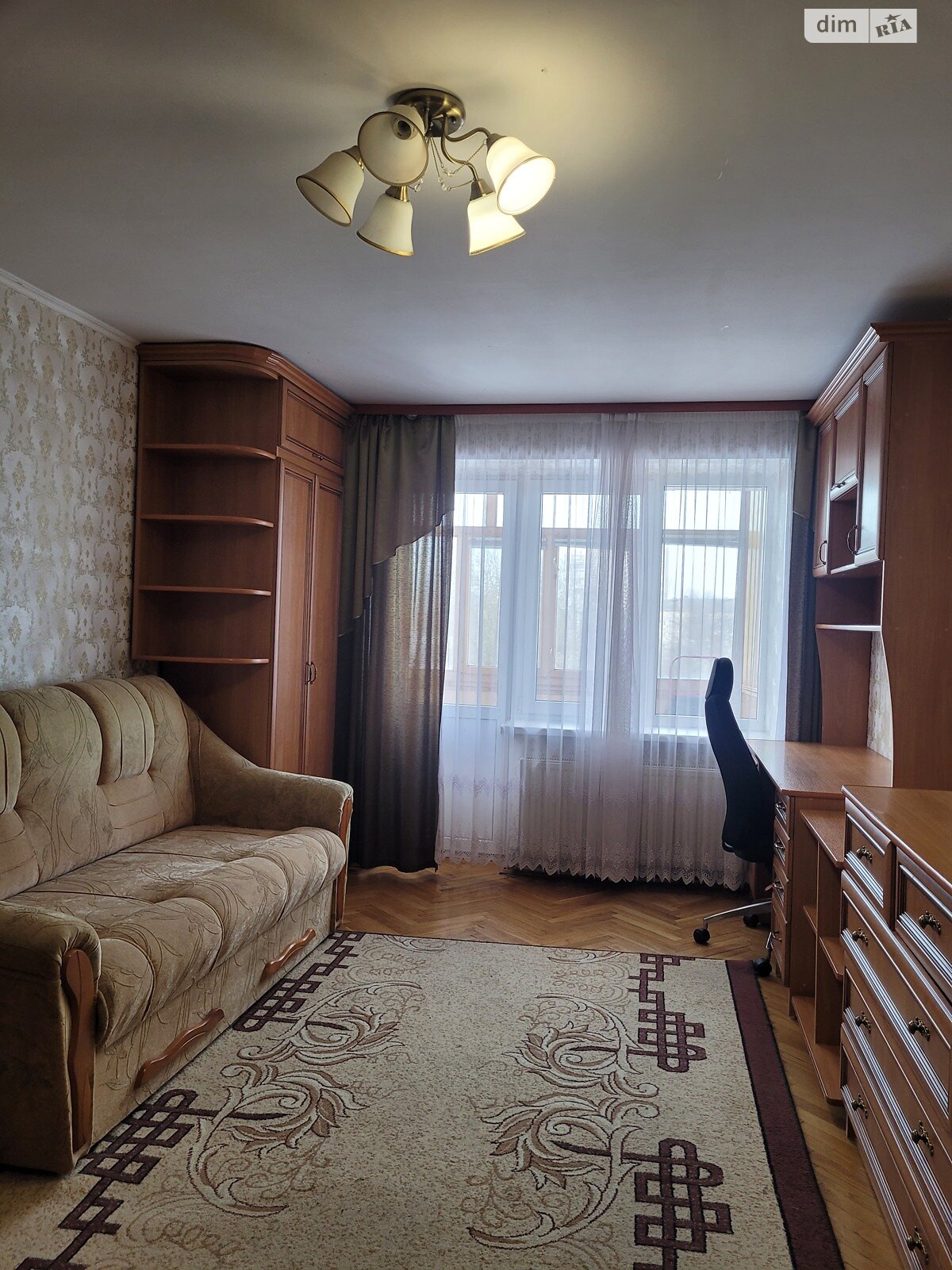 однокомнатная квартира в Ивано-Франковске, район Княгинин, на ул. Пулюя И. 12 в аренду на долгий срок помесячно фото 1 однокомнатная квартира в Ивано-Франковске, район Княгинин, на ул. Пулюя И. 12 в аренду на долгий срок помесячно фото 1