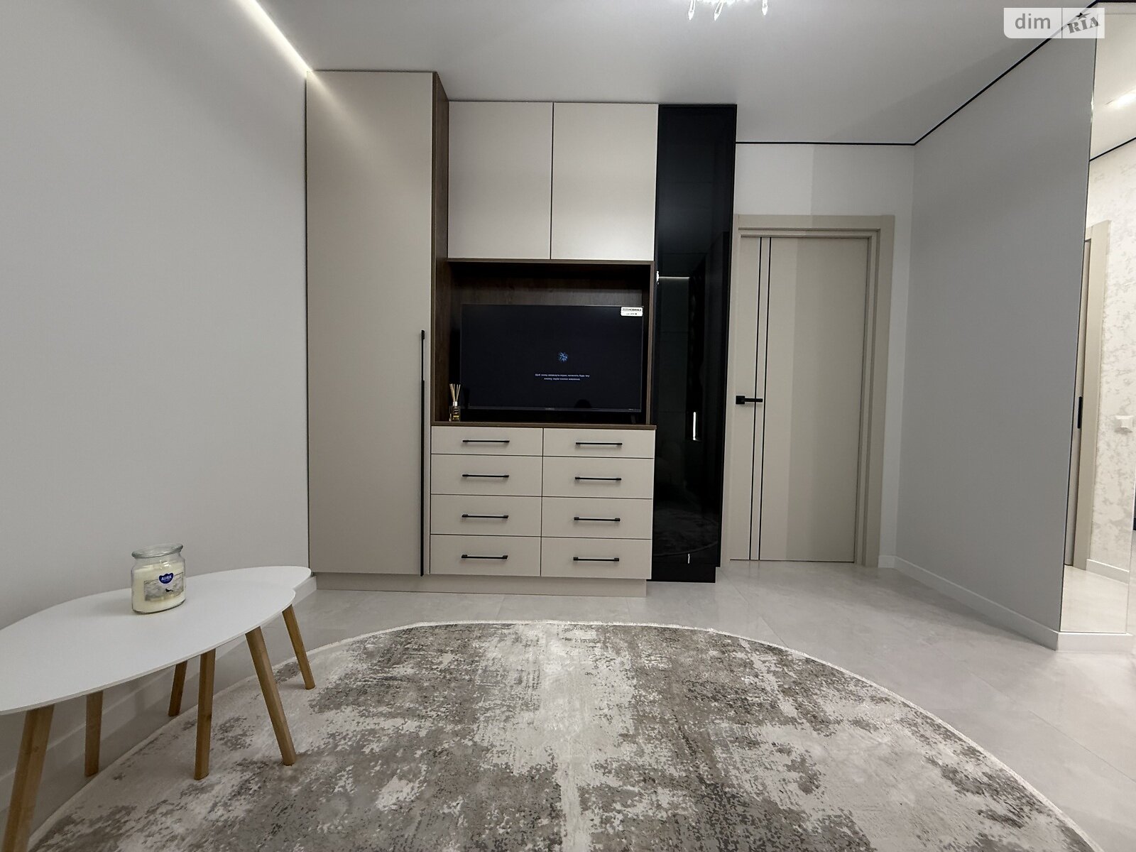 однокомнатная квартира в Ивано-Франковске, район Княгинин, на ул. Юліана Пелеша 3 корпус 9 в аренду на долгий срок помесячно фото 1 однокомнатная квартира в Ивано-Франковске, район Княгинин, на ул. Юліана Пелеша 3 корпус 9 в аренду на долгий срок помесячно фото 1