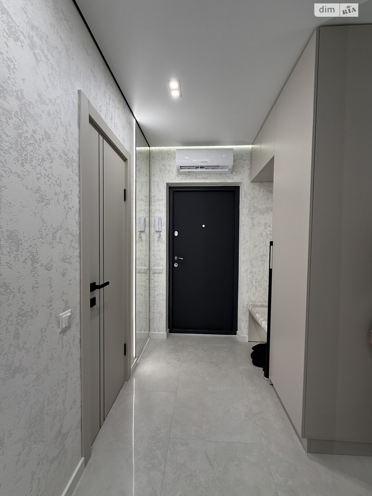 однокомнатная квартира в Ивано-Франковске, район Княгинин, на ул. Юліана Пелеша 3 корпус 9 в аренду на долгий срок помесячно фото 1 однокомнатная квартира в Ивано-Франковске, район Княгинин, на ул. Юліана Пелеша 3 корпус 9 в аренду на долгий срок помесячно фото 1