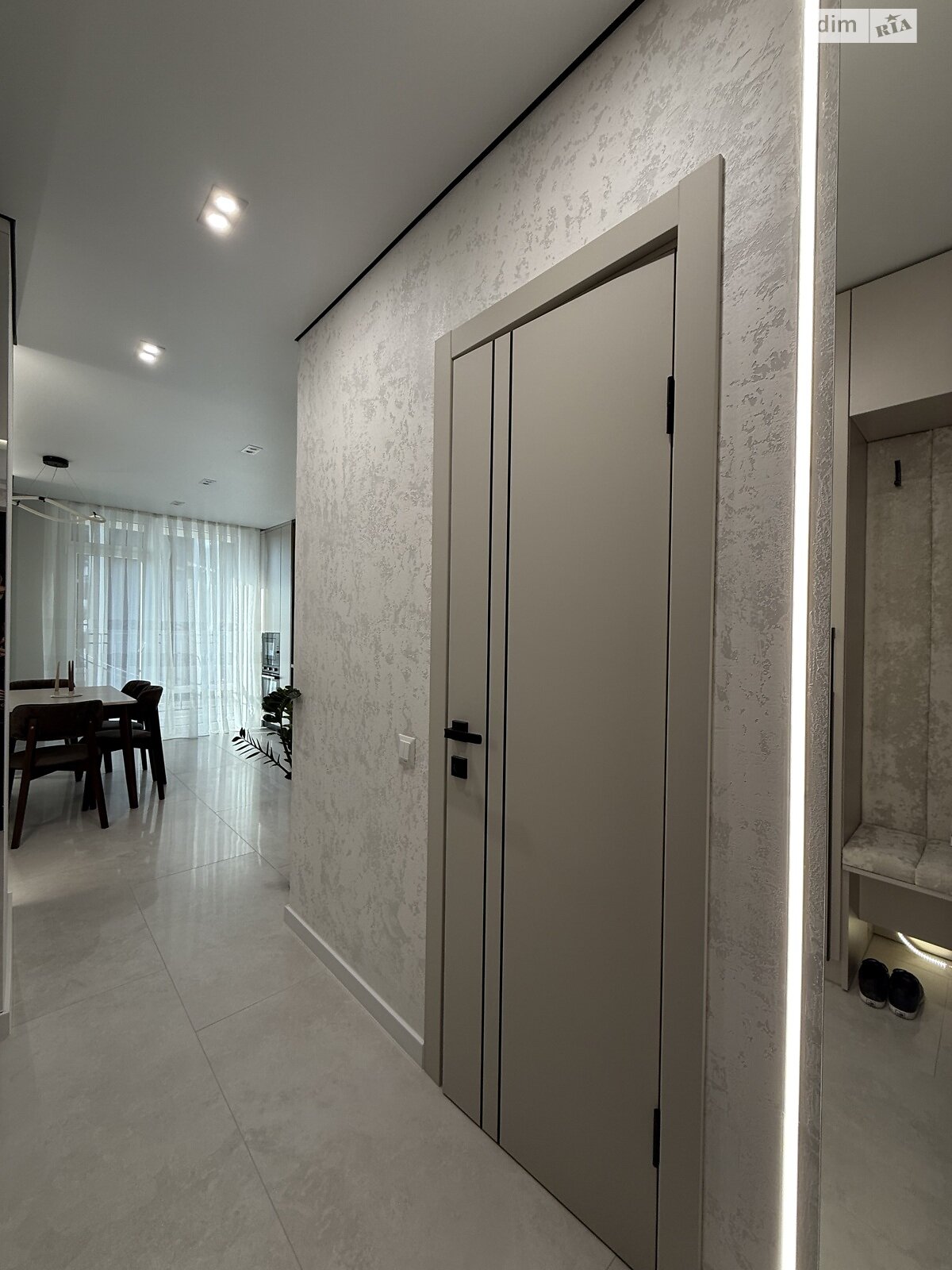 однокомнатная квартира в Ивано-Франковске, район Княгинин, на ул. Юліана Пелеша 3 корпус 9 в аренду на долгий срок помесячно фото 1 однокомнатная квартира в Ивано-Франковске, район Княгинин, на ул. Юліана Пелеша 3 корпус 9 в аренду на долгий срок помесячно фото 1