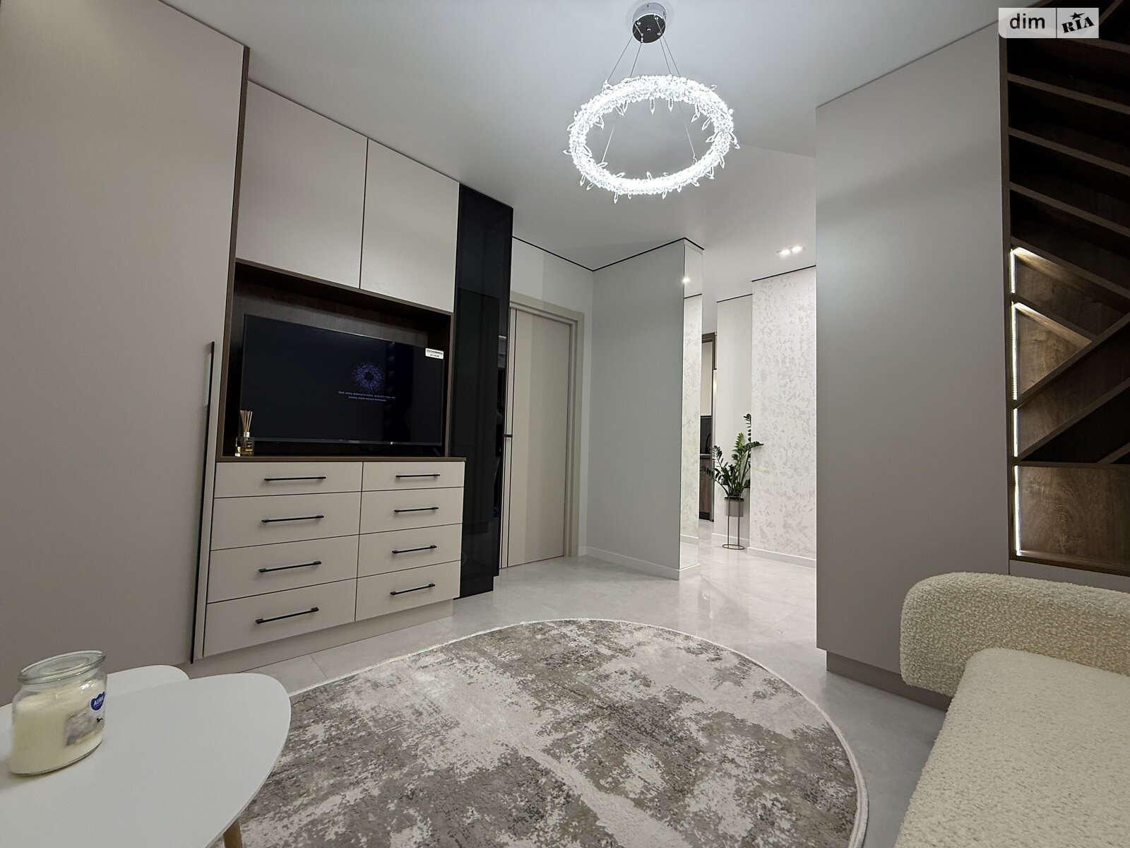 однокомнатная квартира в Ивано-Франковске, район Княгинин, на ул. Юліана Пелеша 3 корпус 9 в аренду на долгий срок помесячно фото 1 однокомнатная квартира в Ивано-Франковске, район Княгинин, на ул. Юліана Пелеша 3 корпус 9 в аренду на долгий срок помесячно фото 1