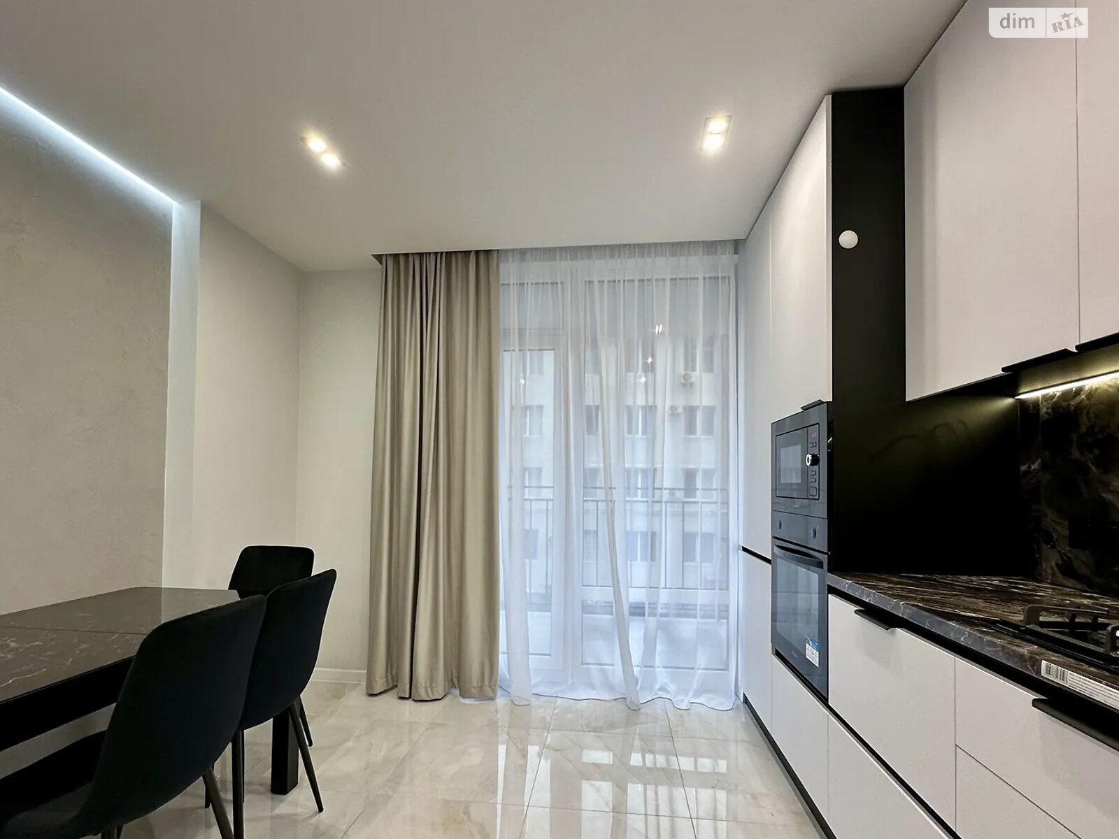 однокомнатная квартира в Ивано-Франковске, район Княгинин, на ул. Юліана Пелеша 3 корпус 6 в аренду на долгий срок помесячно фото 1 однокомнатная квартира в Ивано-Франковске, район Княгинин, на ул. Юліана Пелеша 3 корпус 6 в аренду на долгий срок помесячно фото 1