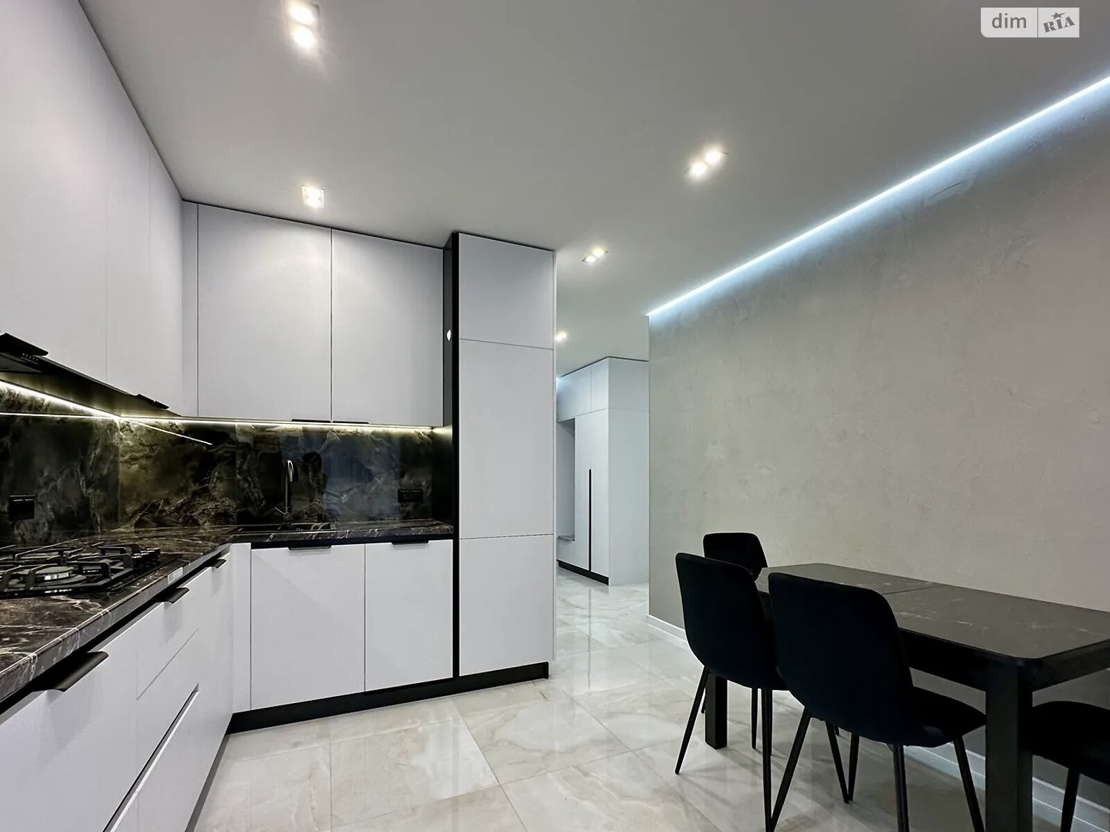 однокомнатная квартира в Ивано-Франковске, район Княгинин, на ул. Юліана Пелеша 3 корпус 6 в аренду на долгий срок помесячно фото 1 однокомнатная квартира в Ивано-Франковске, район Княгинин, на ул. Юліана Пелеша 3 корпус 6 в аренду на долгий срок помесячно фото 1