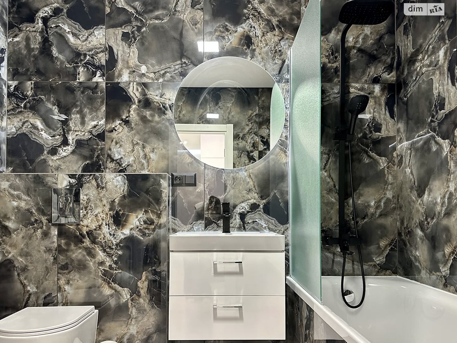 однокомнатная квартира в Ивано-Франковске, район Княгинин, на ул. Юліана Пелеша 3 корпус 6 в аренду на долгий срок помесячно фото 1 однокомнатная квартира в Ивано-Франковске, район Княгинин, на ул. Юліана Пелеша 3 корпус 6 в аренду на долгий срок помесячно фото 1