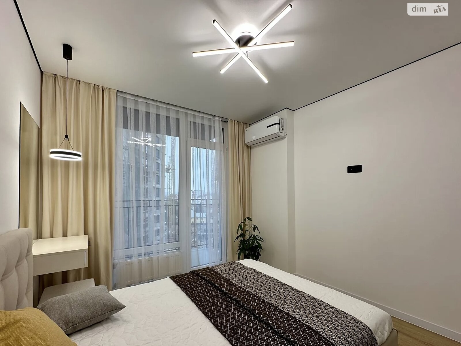 однокомнатная квартира в Ивано-Франковске, район Княгинин, на ул. Юліана Пелеша 3 корпус 10 в аренду на долгий срок помесячно фото 1 однокомнатная квартира в Ивано-Франковске, район Княгинин, на ул. Юліана Пелеша 3 корпус 10 в аренду на долгий срок помесячно фото 1