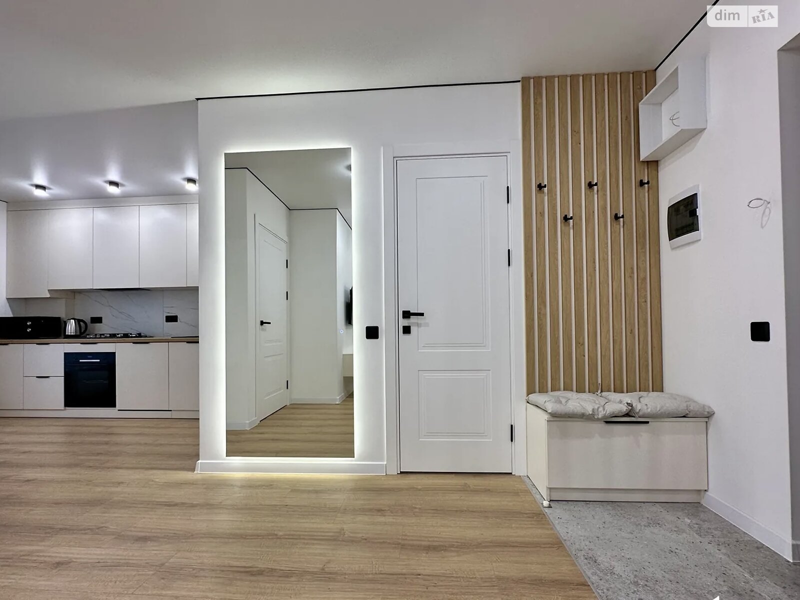 однокомнатная квартира в Ивано-Франковске, район Княгинин, на ул. Юліана Пелеша 3 корпус 10 в аренду на долгий срок помесячно фото 1 однокомнатная квартира в Ивано-Франковске, район Княгинин, на ул. Юліана Пелеша 3 корпус 10 в аренду на долгий срок помесячно фото 1